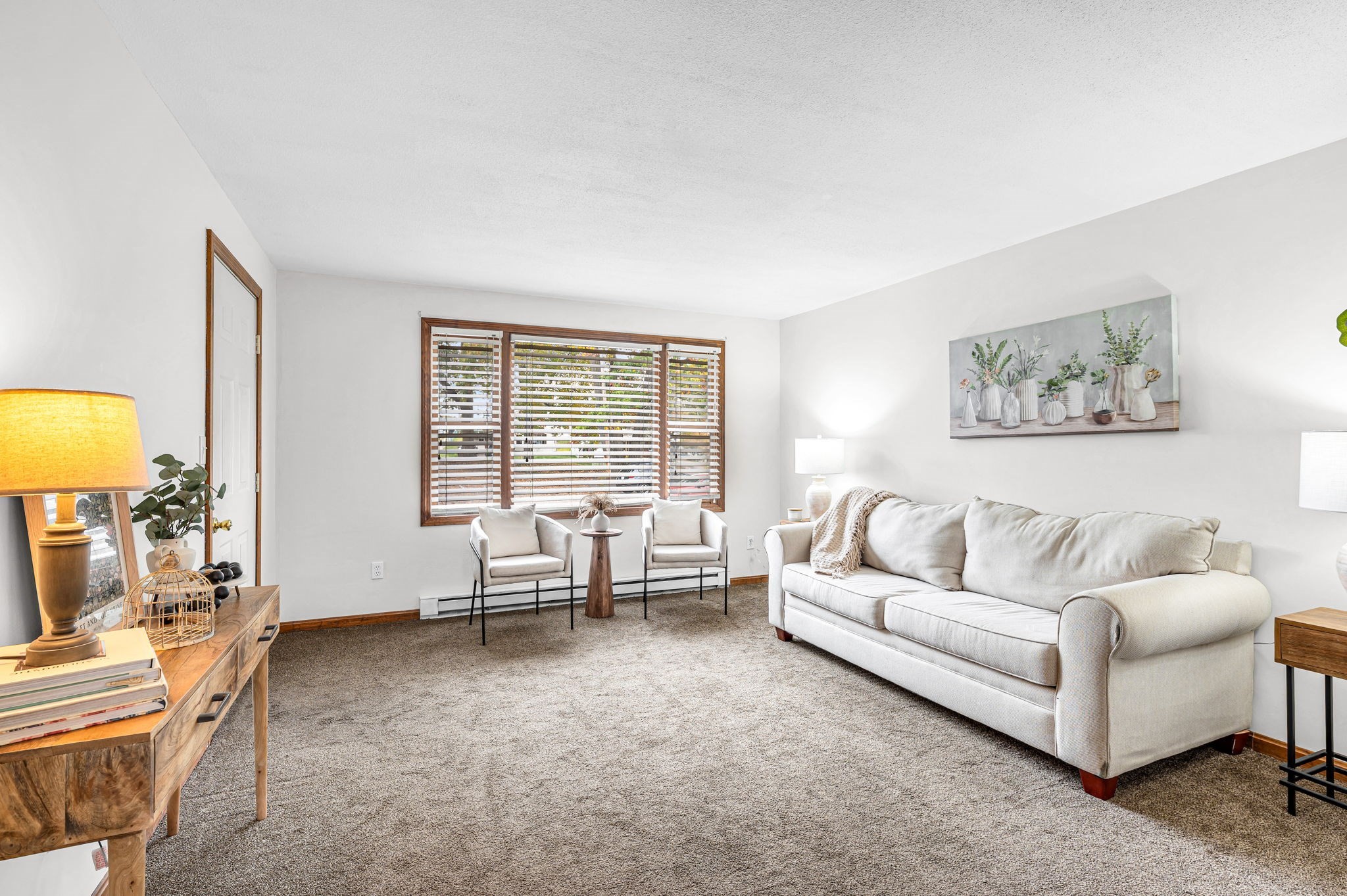 149 Dale St # R Property Photo 6