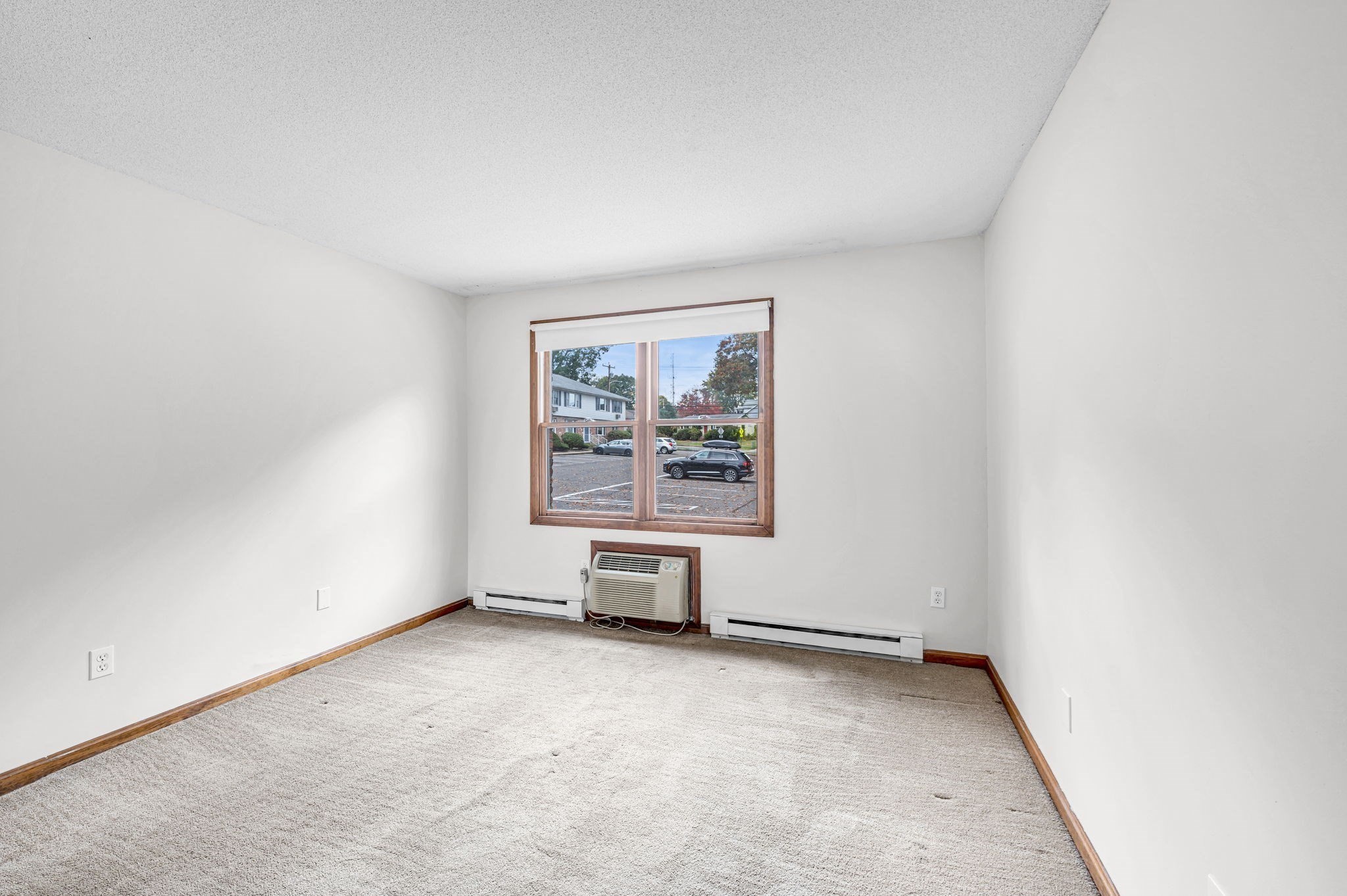 149 Dale St # R Property Photo 19