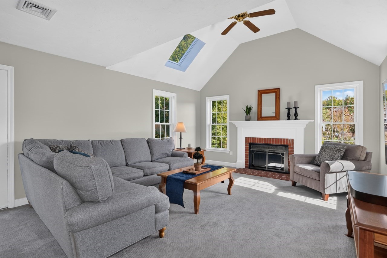 6 Beaver Brook Dr Property Photo 3