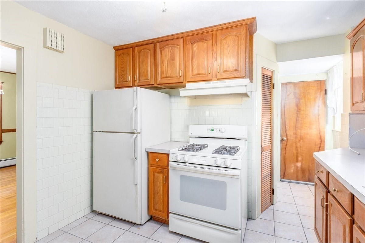 27 Stearns Ave Property Photo 8