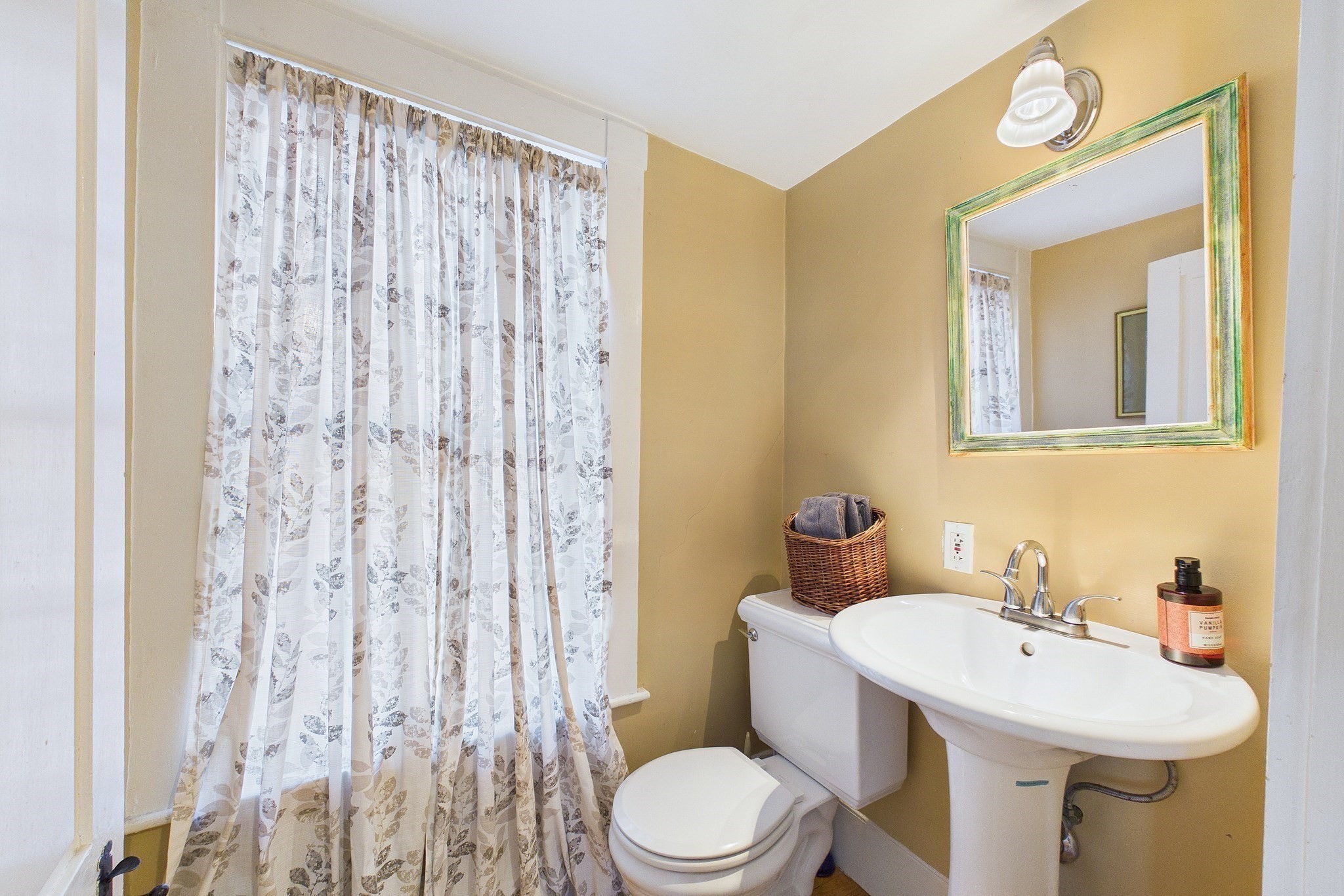 68 Court St. Property Photo 7