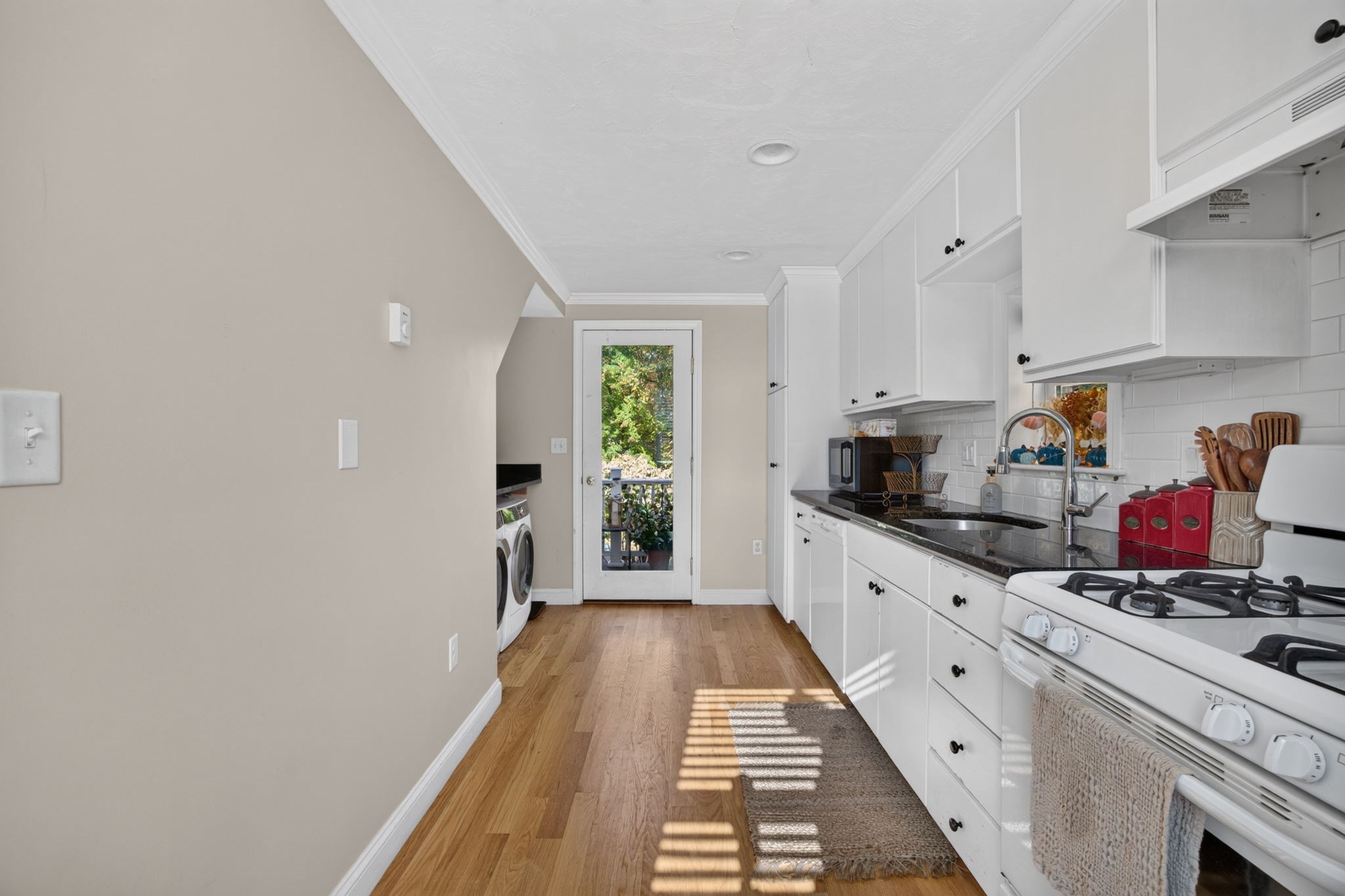 1419 Washington St Property Photo 10