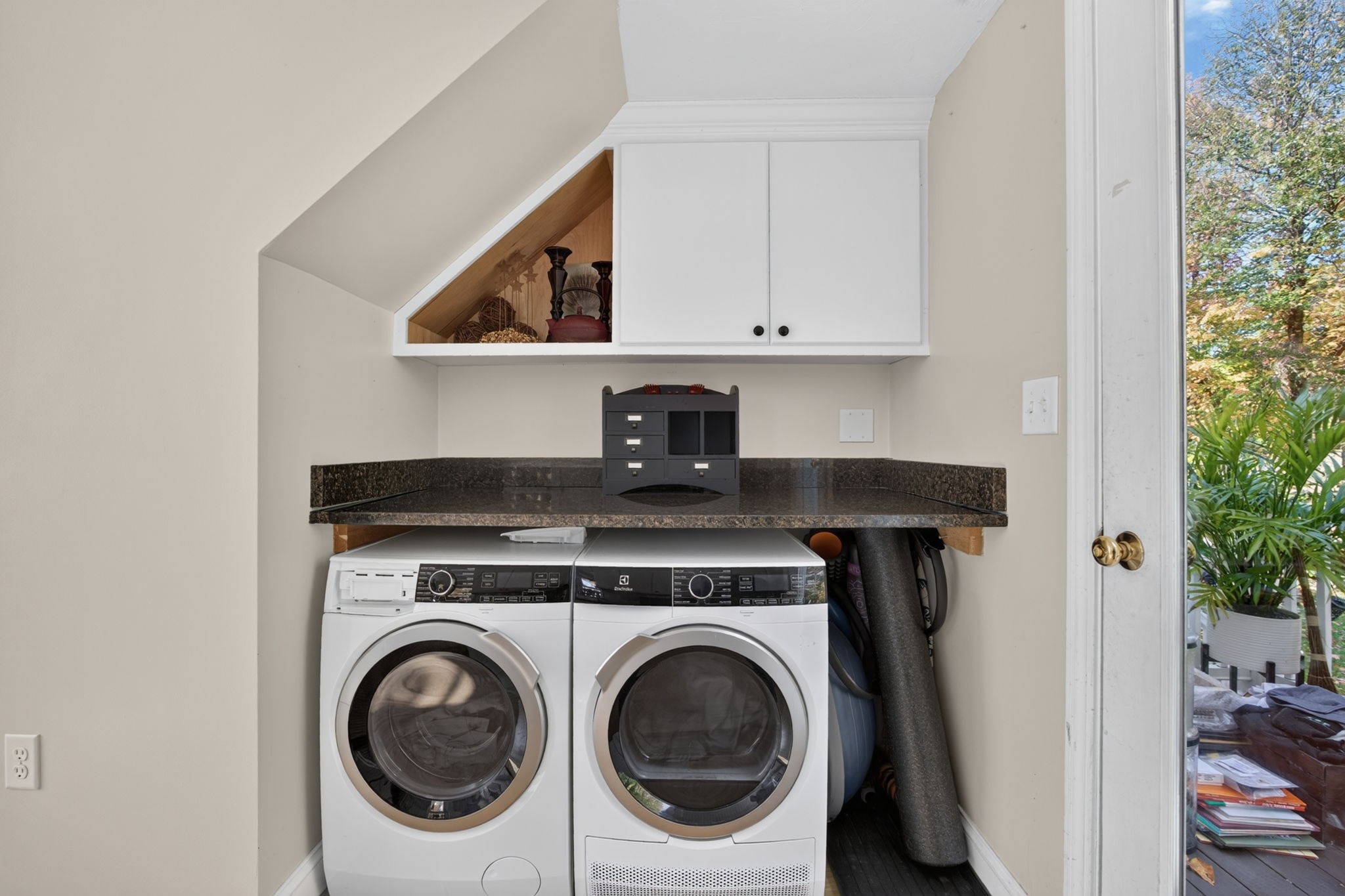 1419 Washington St Property Photo 12