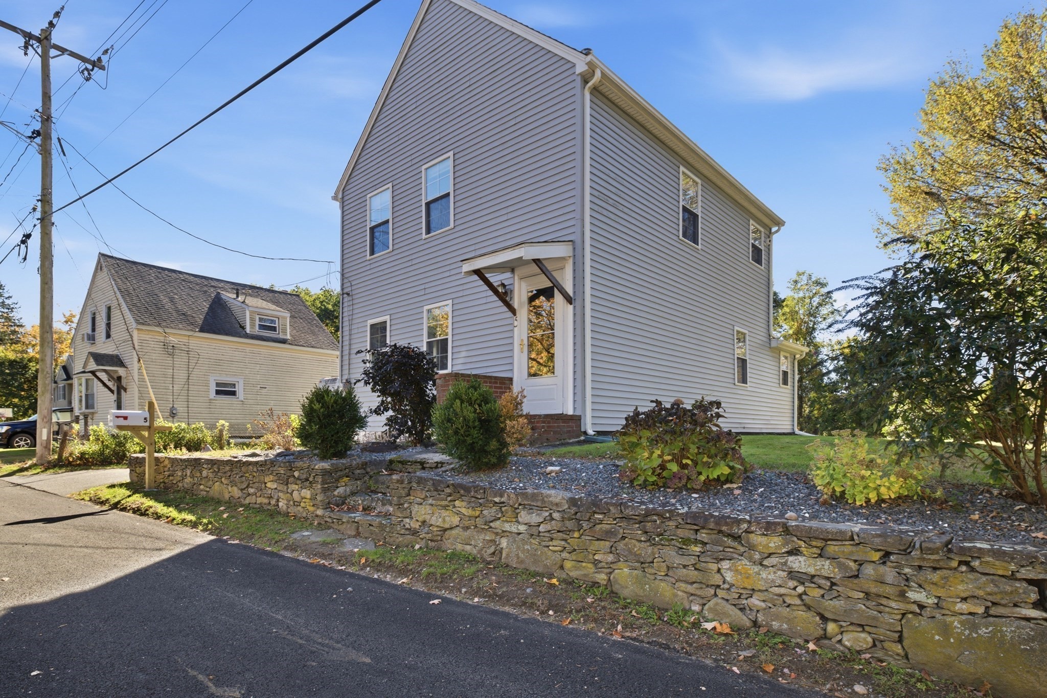 5 Red Ln Property Photo 1