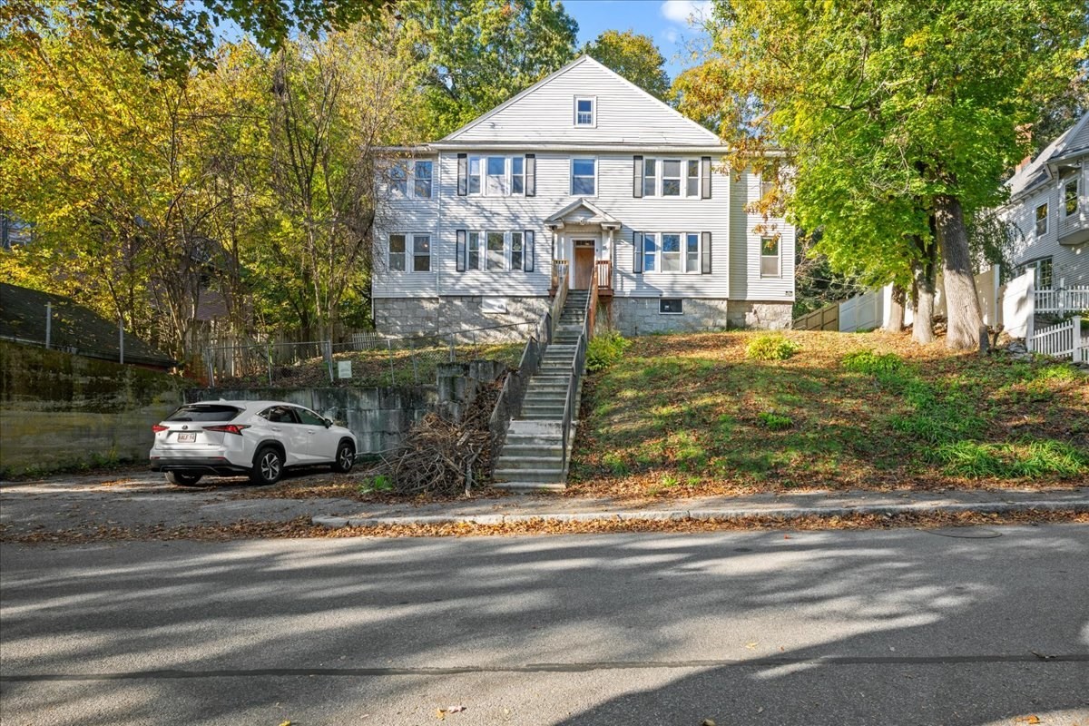 15 Circuit Ave E # 2r Property Photo 1