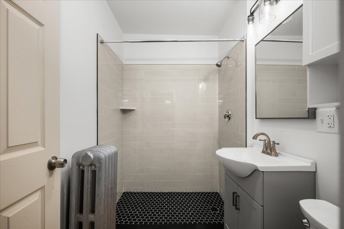 15 Circuit Ave E # 2r Property Photo 22