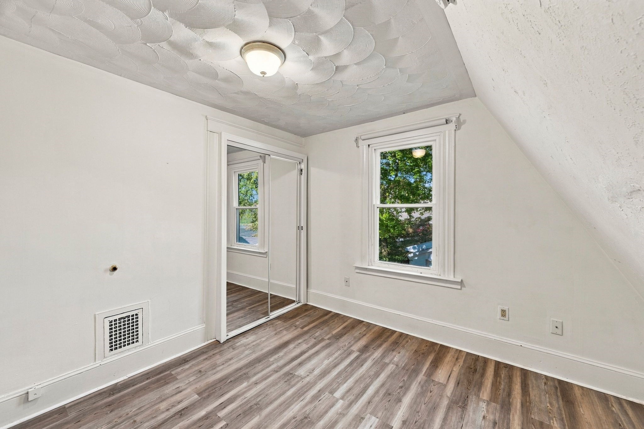 40 Beaver St Property Photo 30
