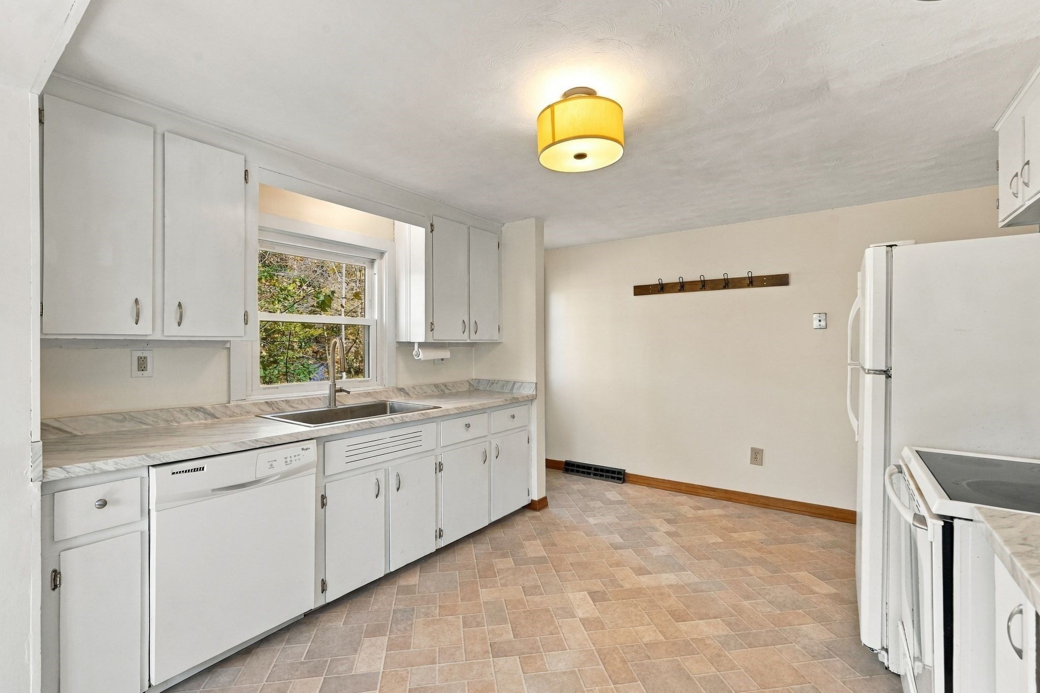 214 Federal St Property Photo 9