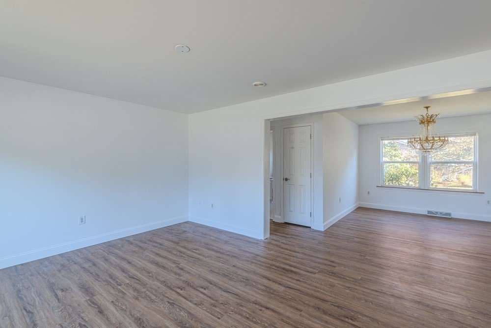 9 Headlands Dr Property Photo 3