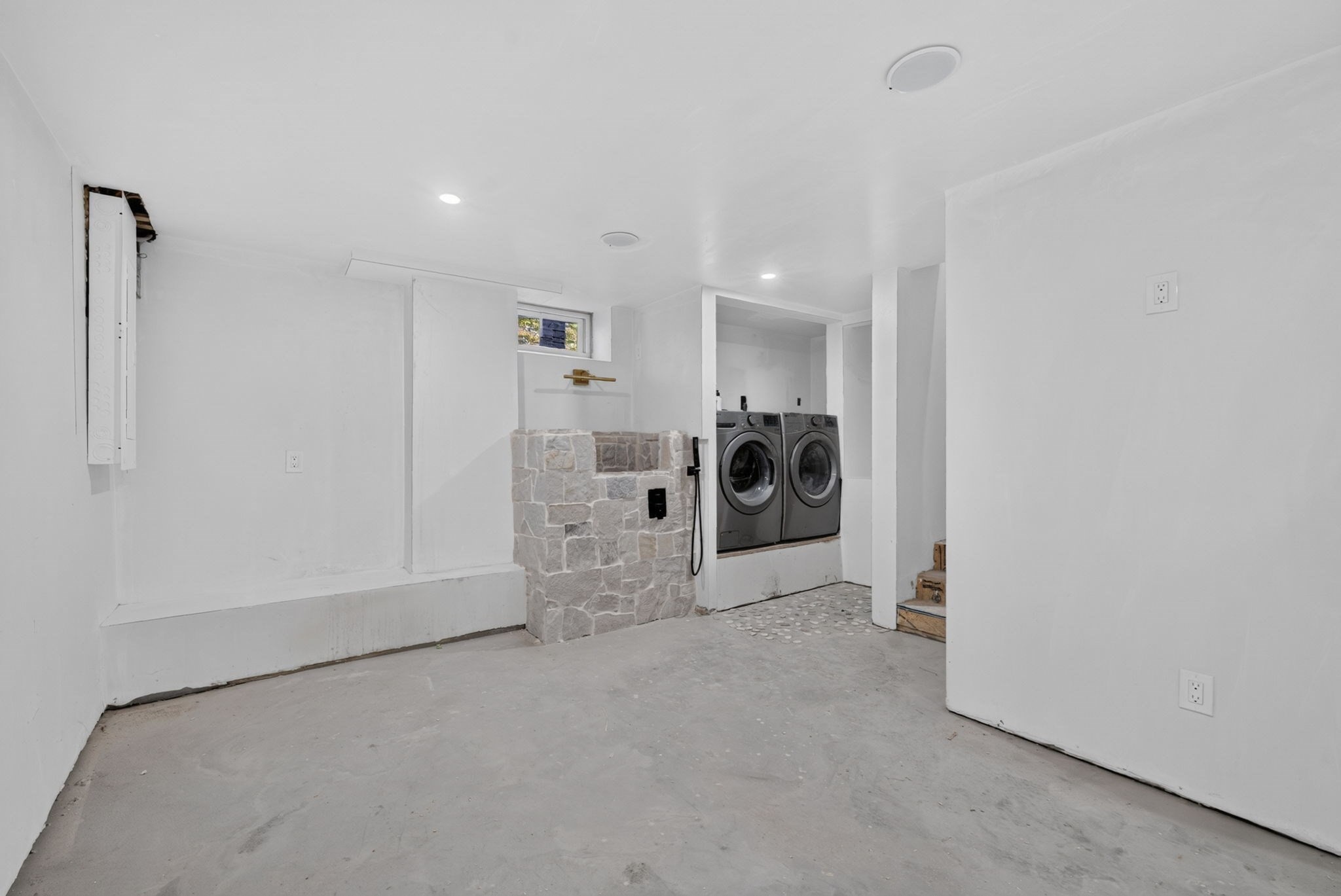 70 Brush Hill Rd # 70 Property Photo 11