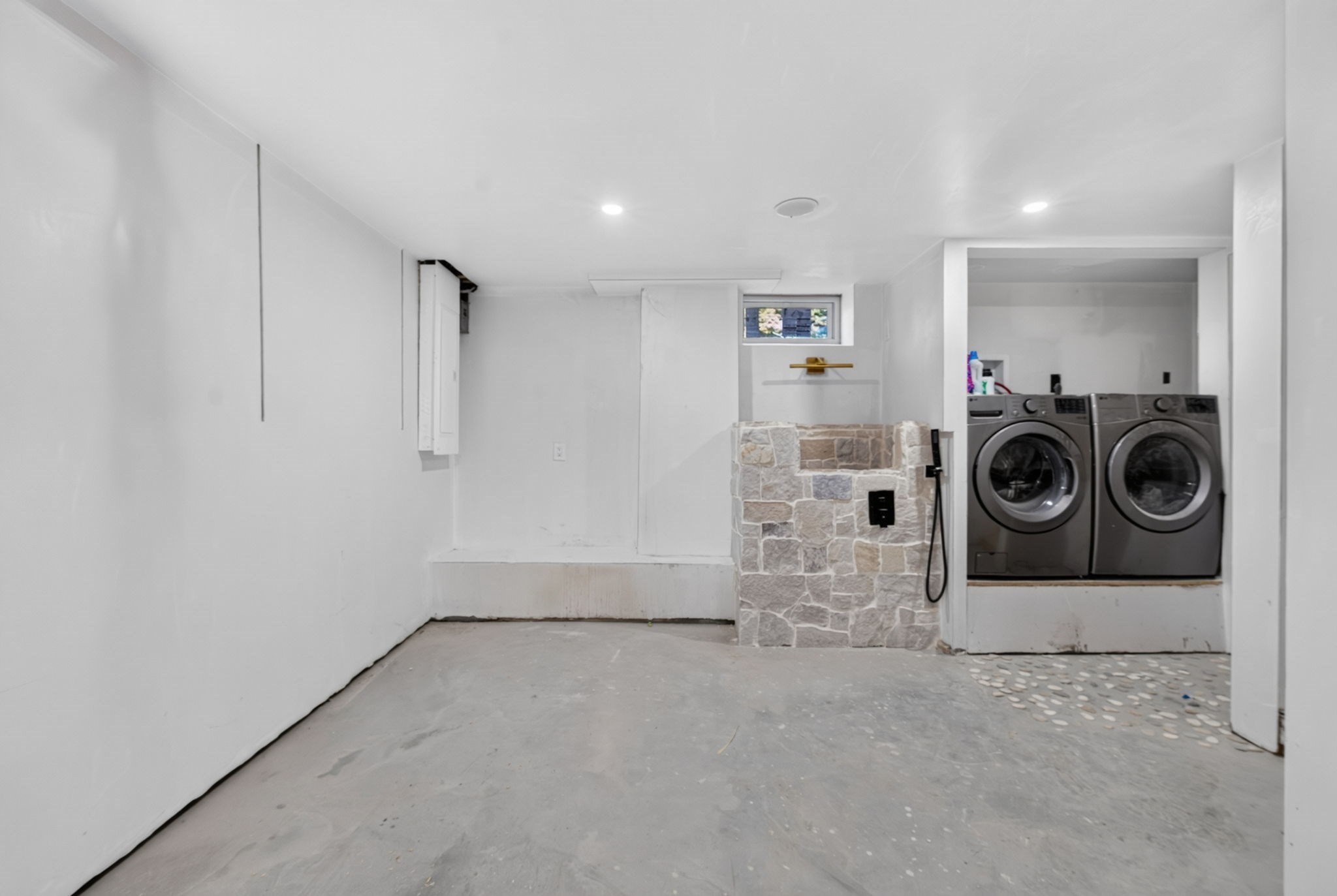 70 Brush Hill Rd # 70 Property Photo 12