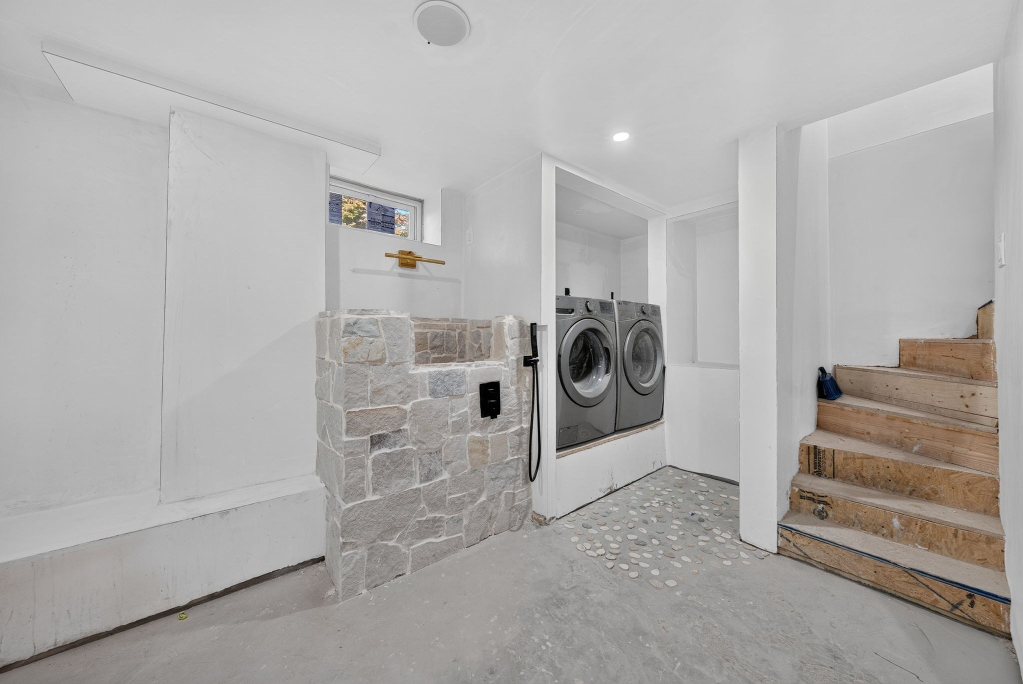 70 Brush Hill Rd # 70 Property Photo 13