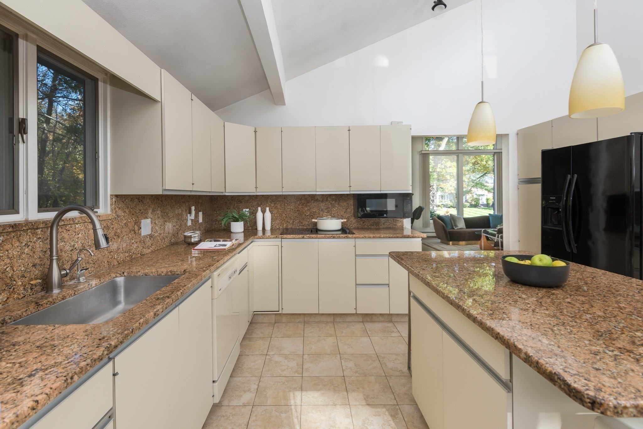 16 Midland Rd Property Photo 14