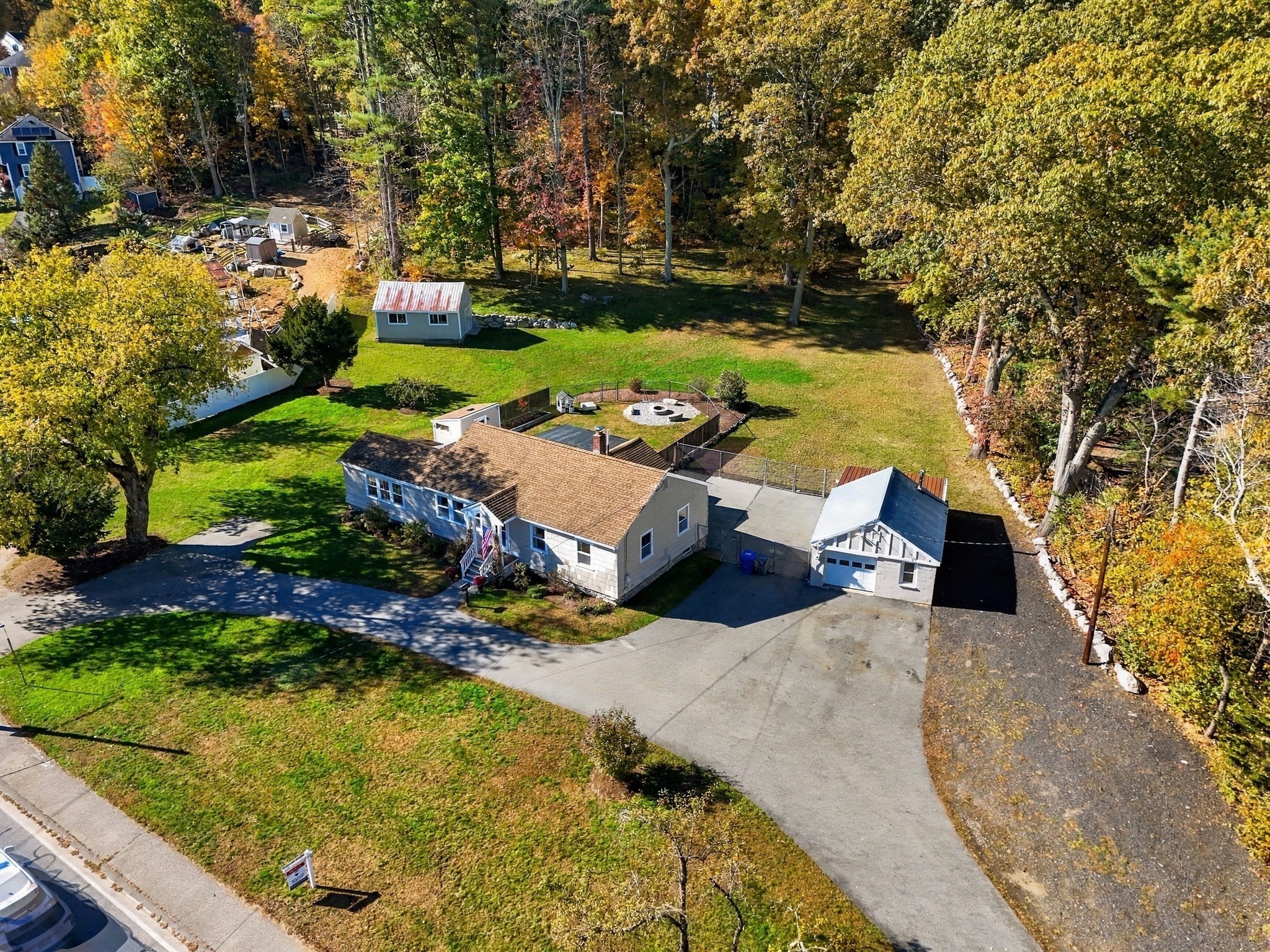 145 Parker St Property Photo 3