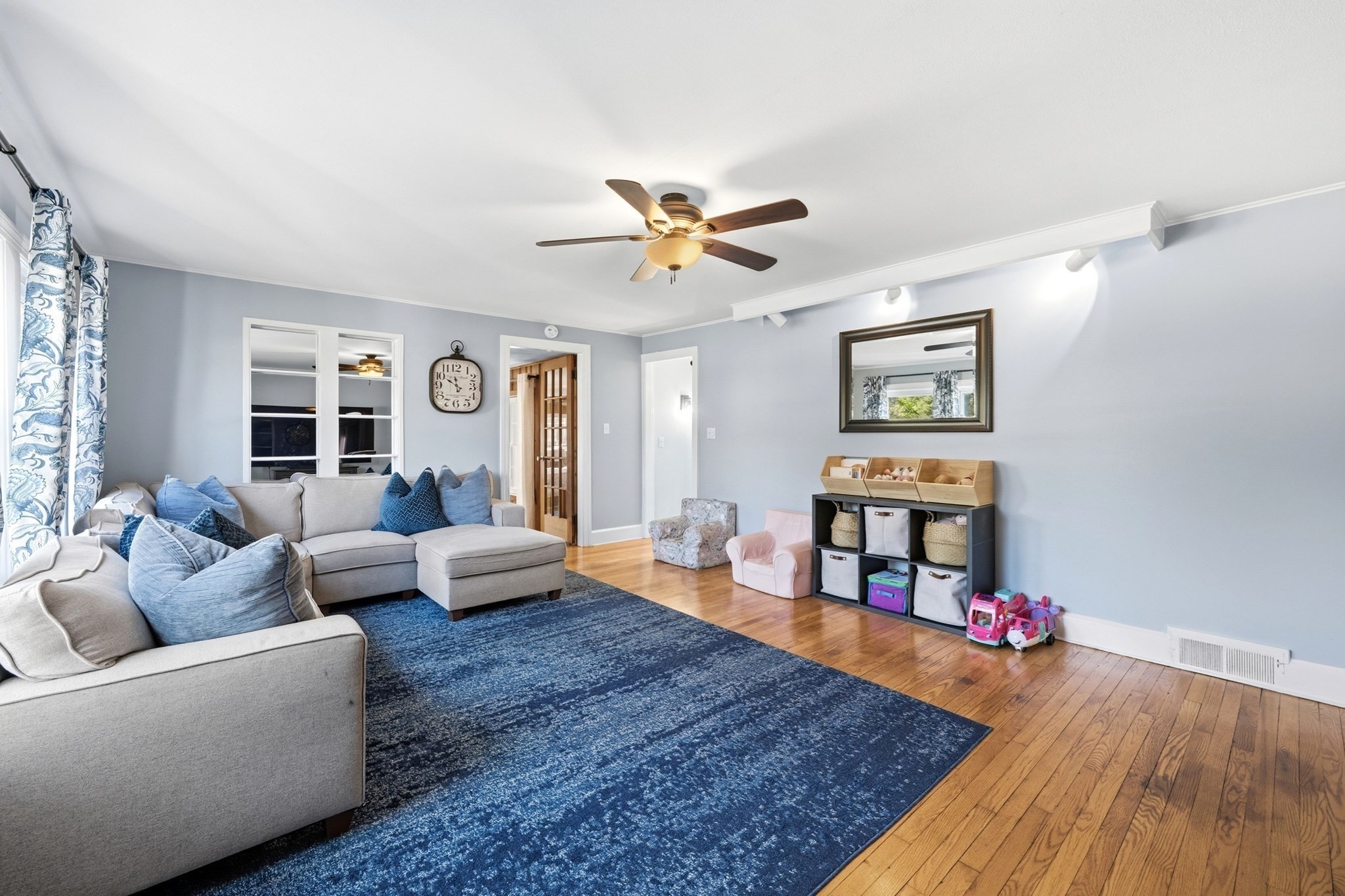 145 Parker St Property Photo 4