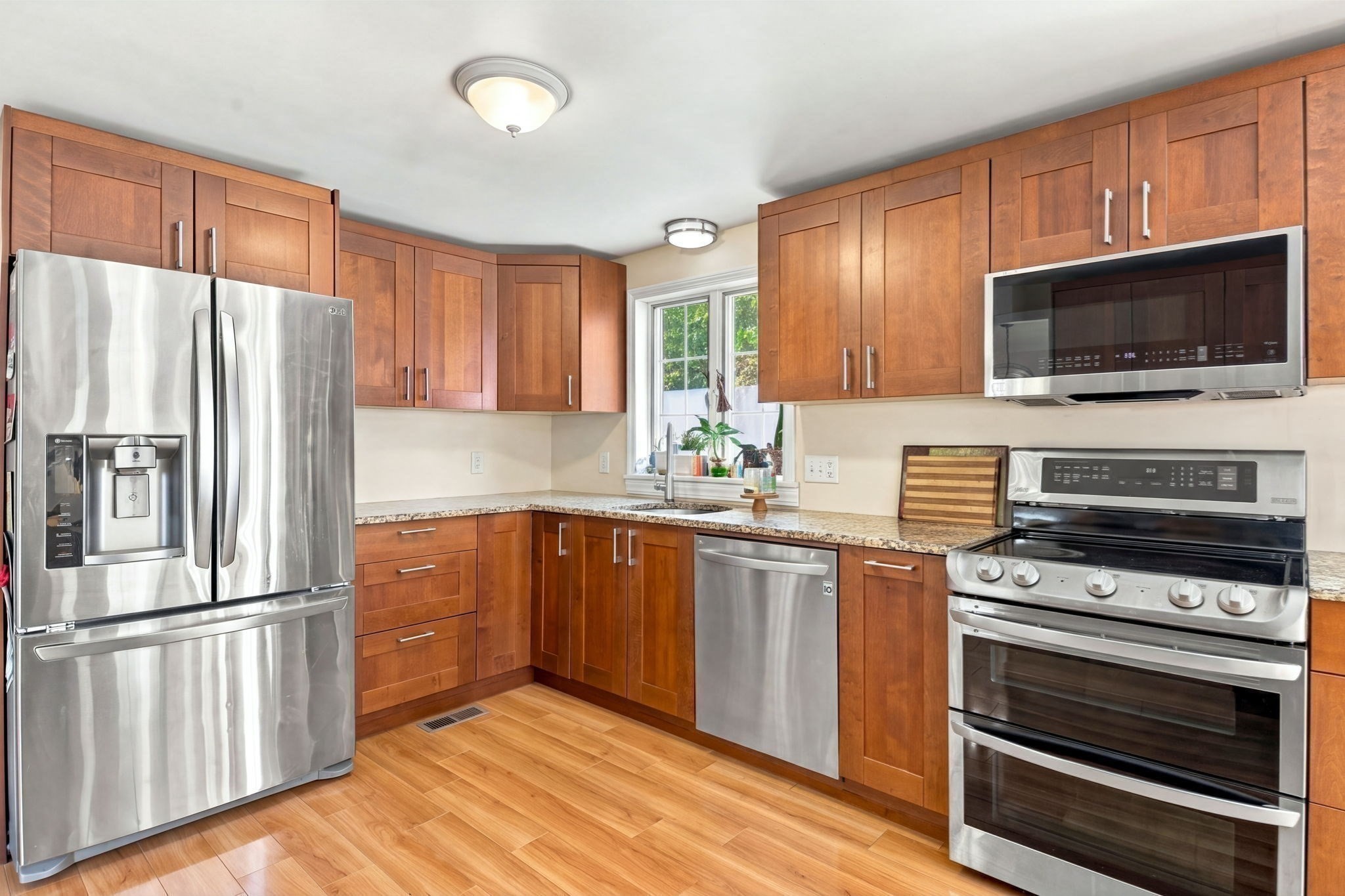 20 Essex St. Property Photo 4
