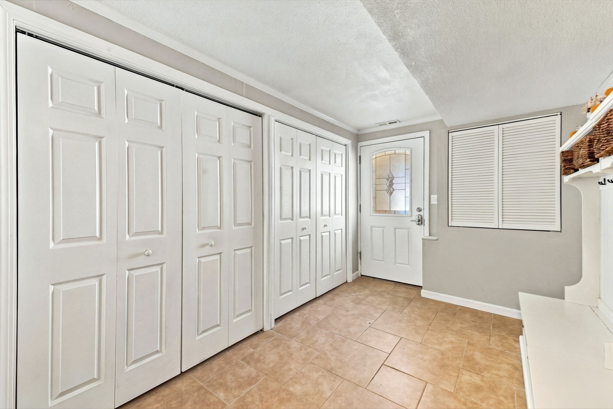 20 Essex St. Property Photo 29