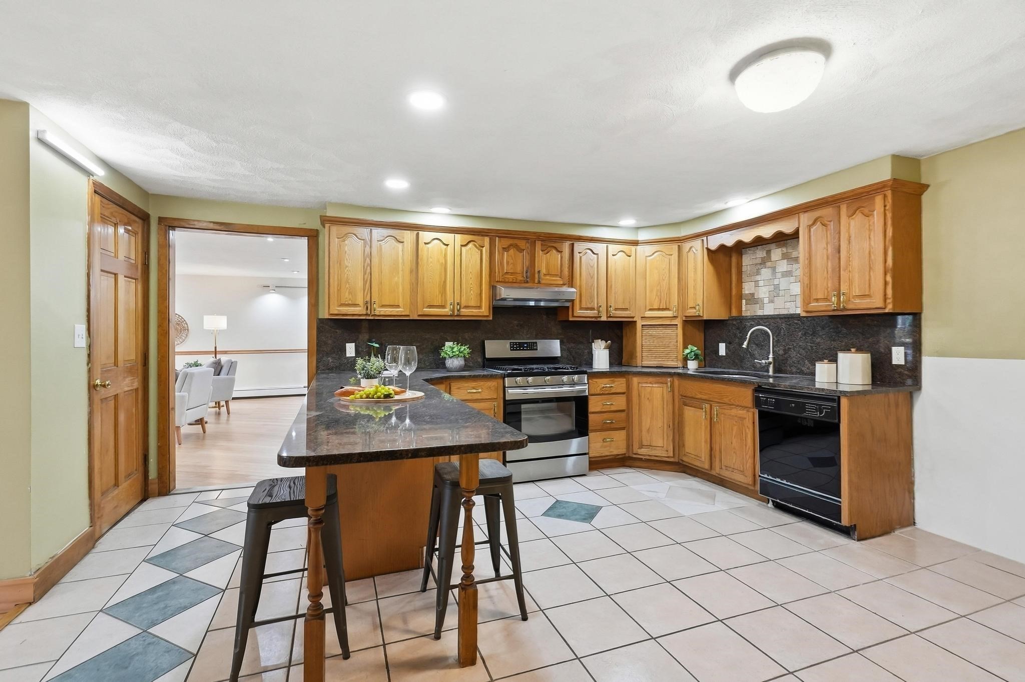 17 Pathwood Ave Property Photo 8