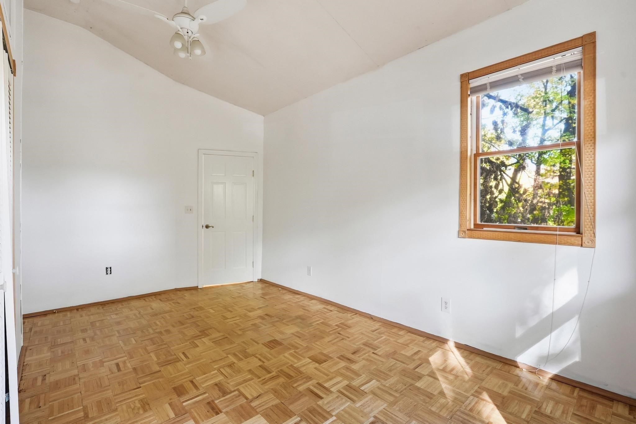 17 Pathwood Ave Property Photo 30