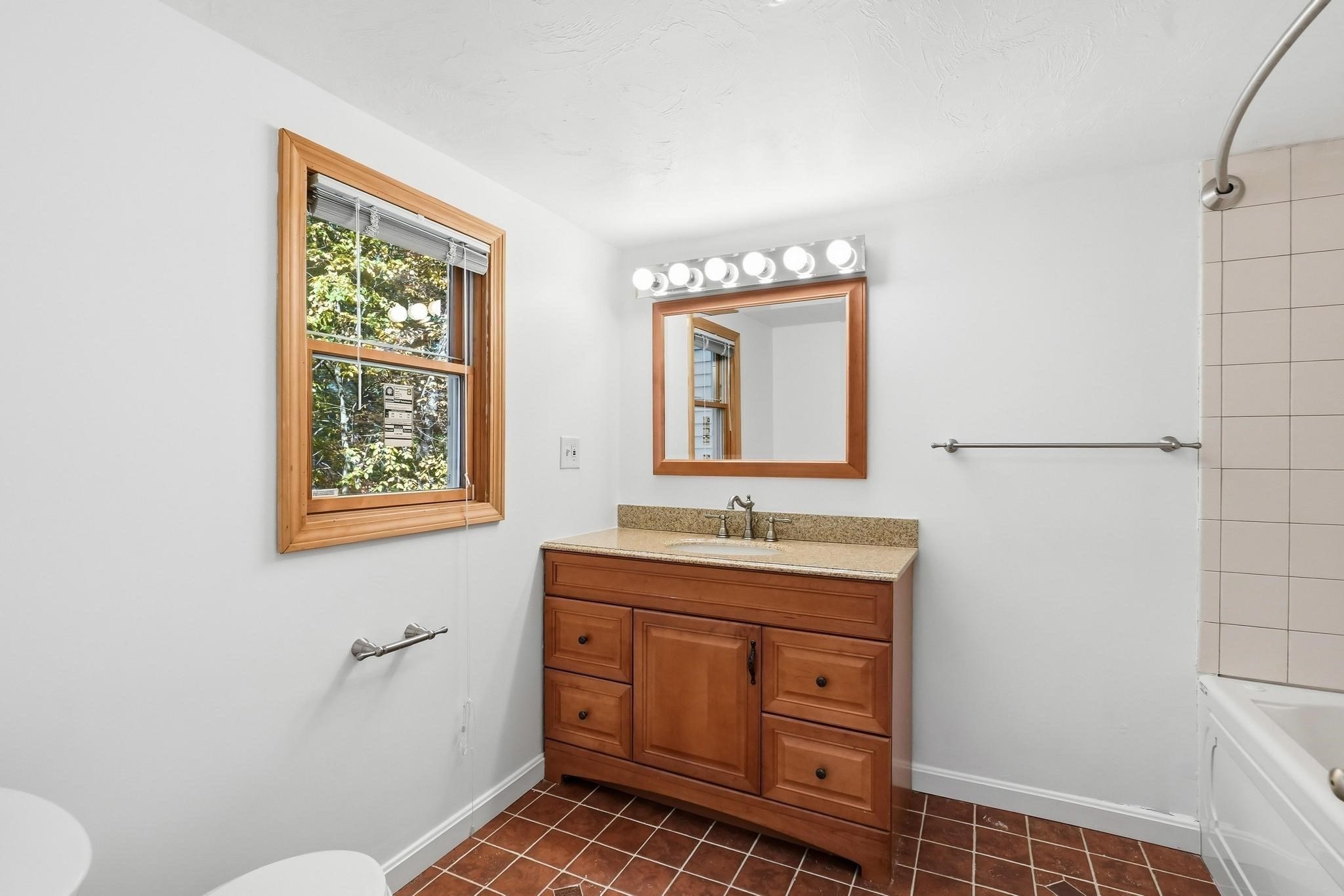 17 Pathwood Ave Property Photo 36