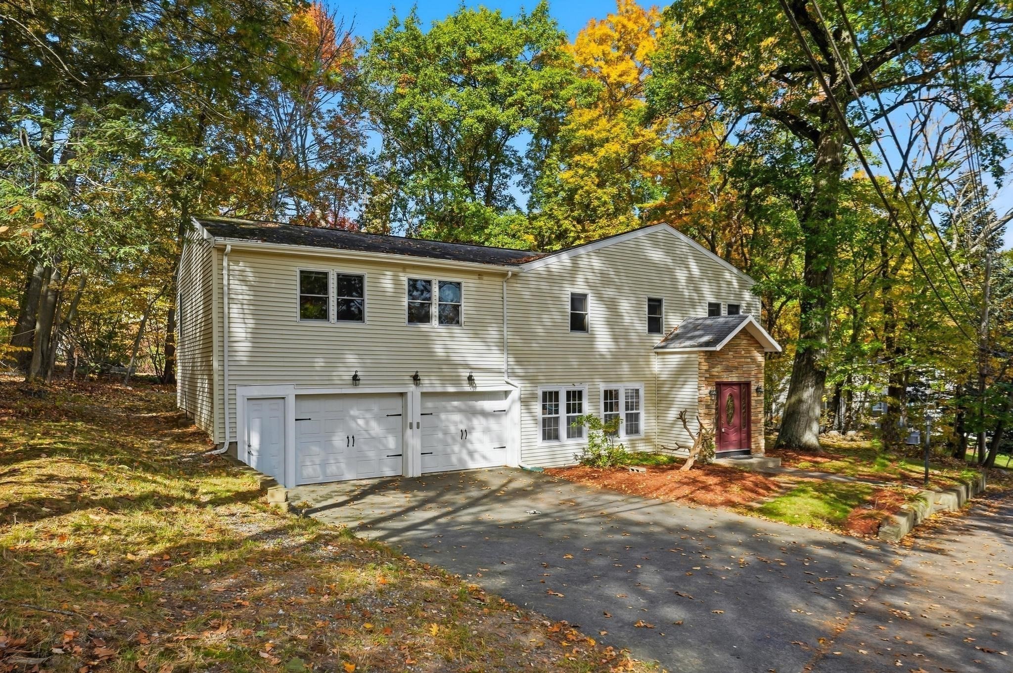 17 Pathwood Ave Property Photo 38