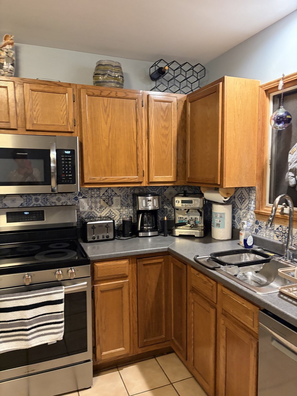 28 Prince Henry Dr Property Photo 13