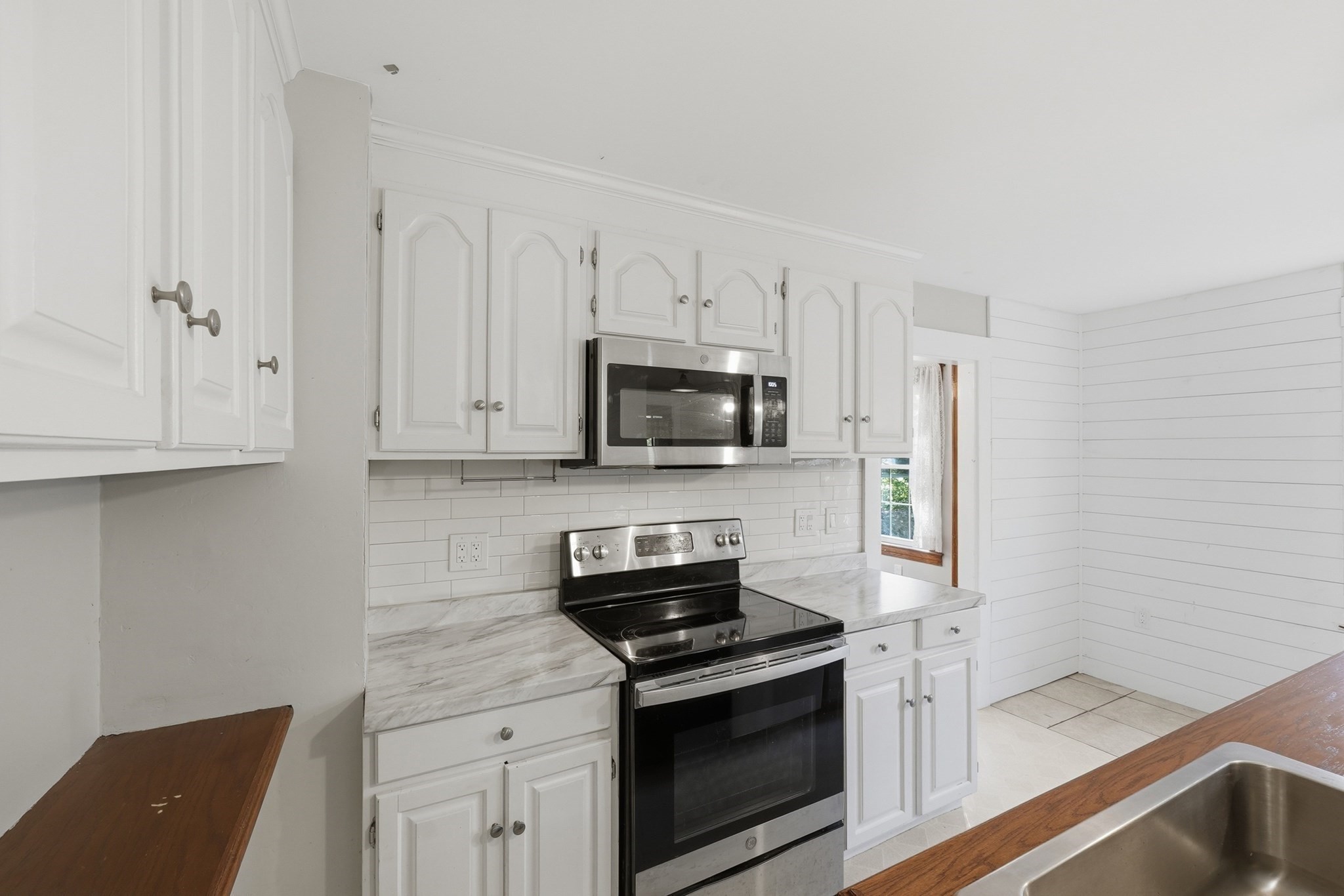 248 Otter River Rd Property Photo 11