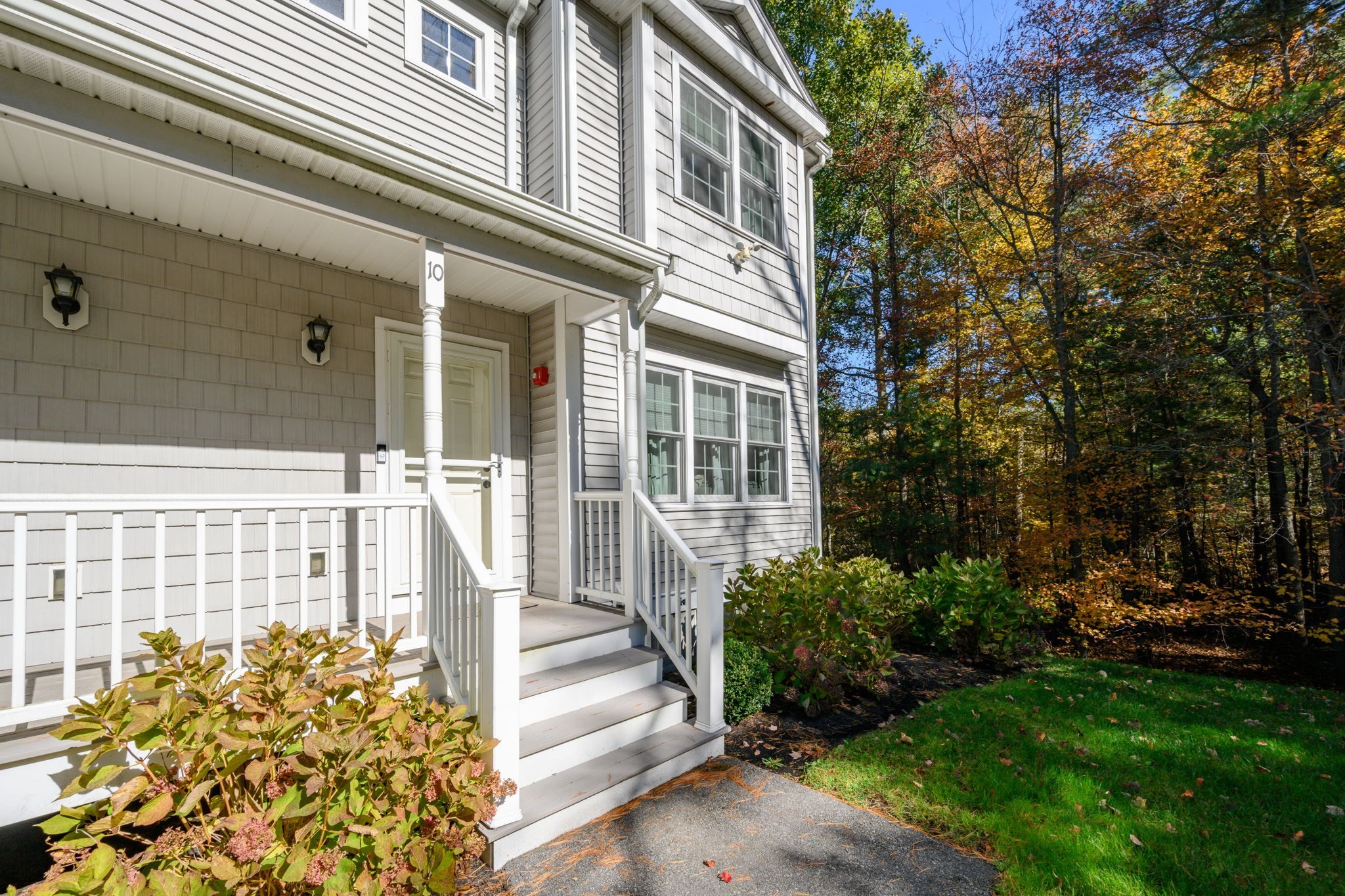 10 Great Cedar Dr # 10 Property Photo 3