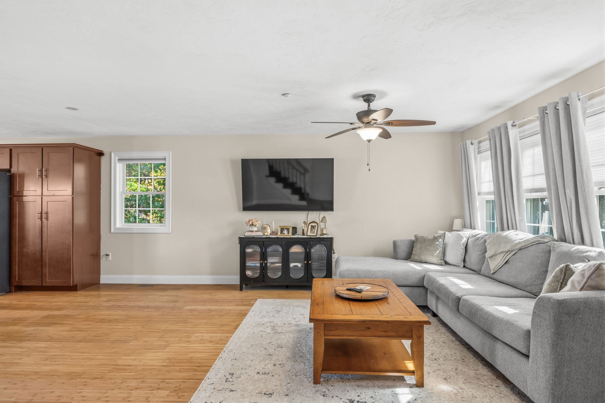 10 Great Cedar Dr # 10 Property Photo 6