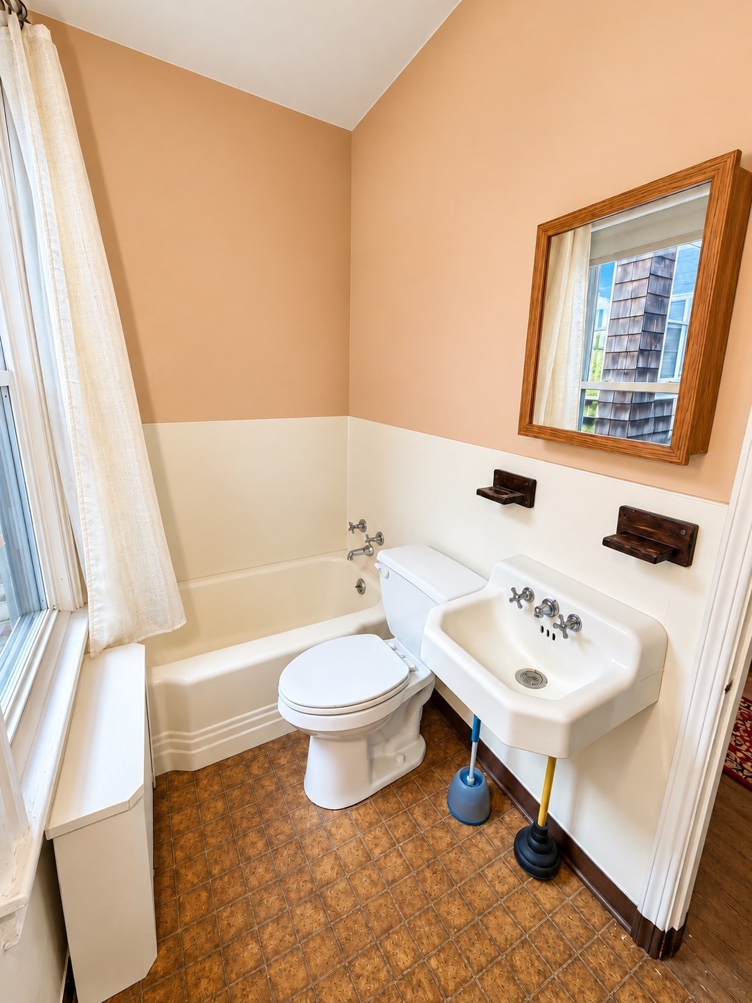 225 Suffolk St Property Photo 12