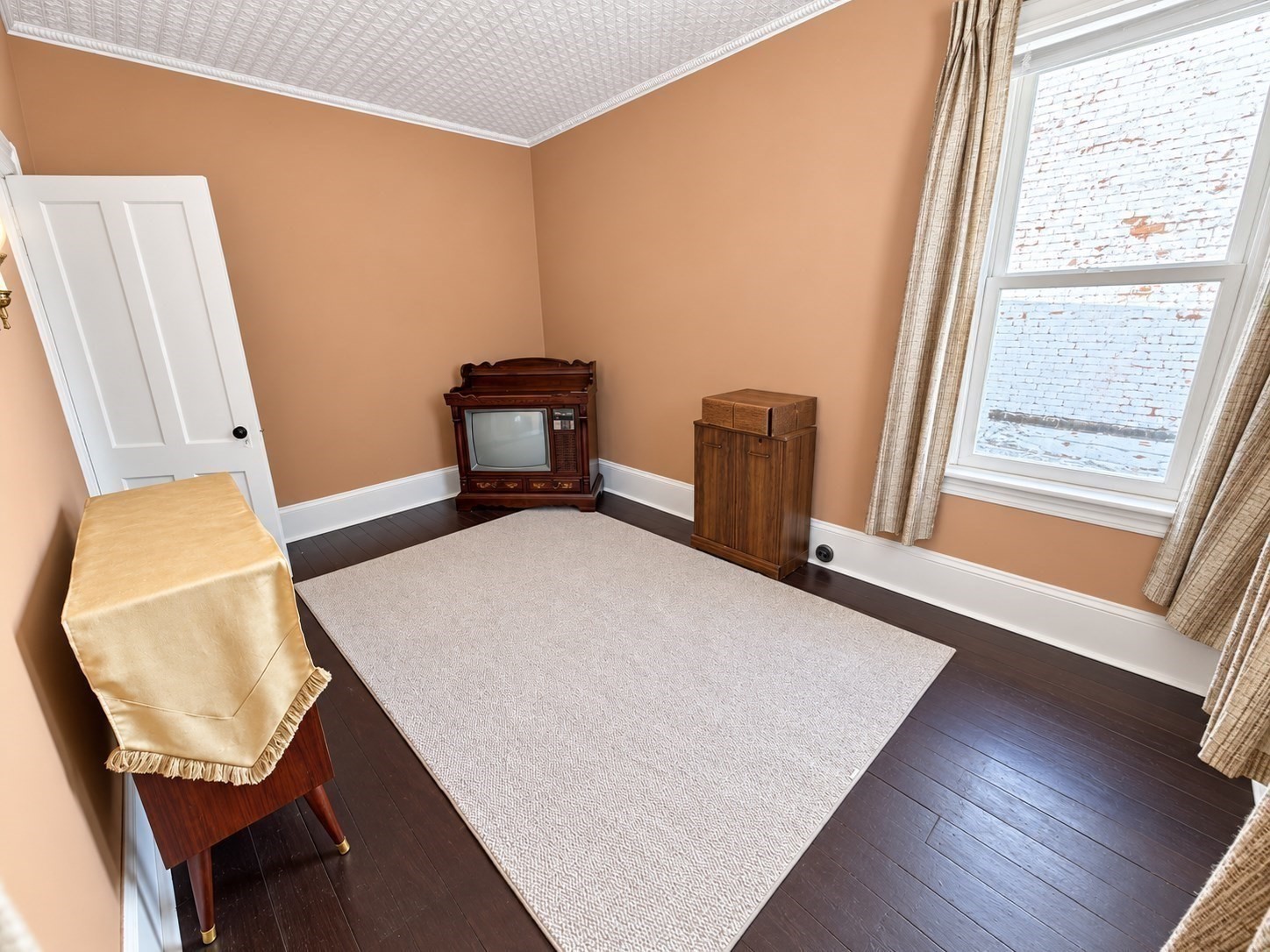 225 Suffolk St Property Photo 23