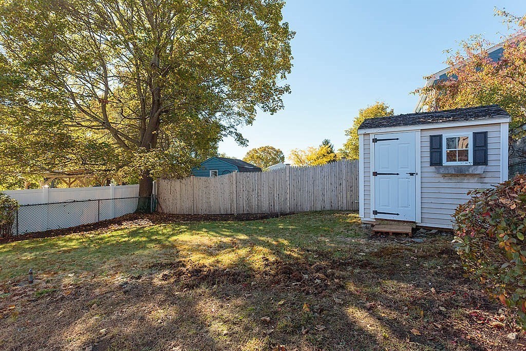 759 Beechmont Street Property Photo 4
