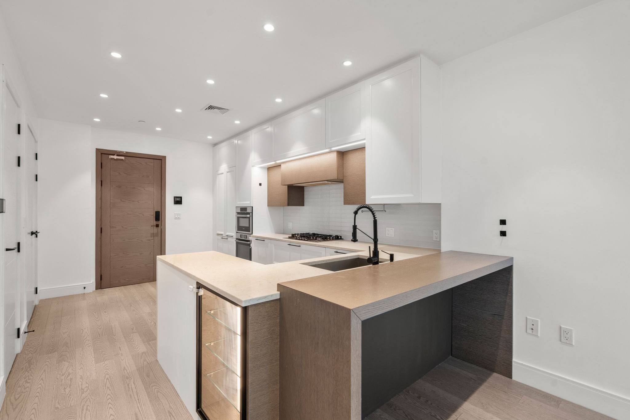 69 Walnut Street # 7 Property Photo 4