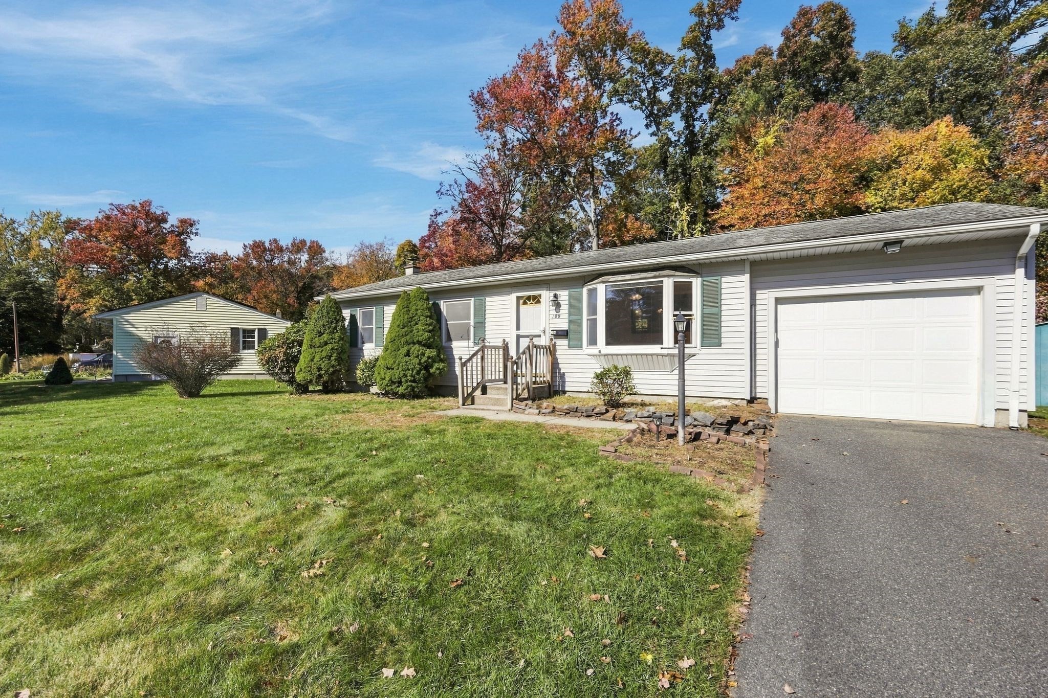 286 Peekskill Ave Property Photo 1