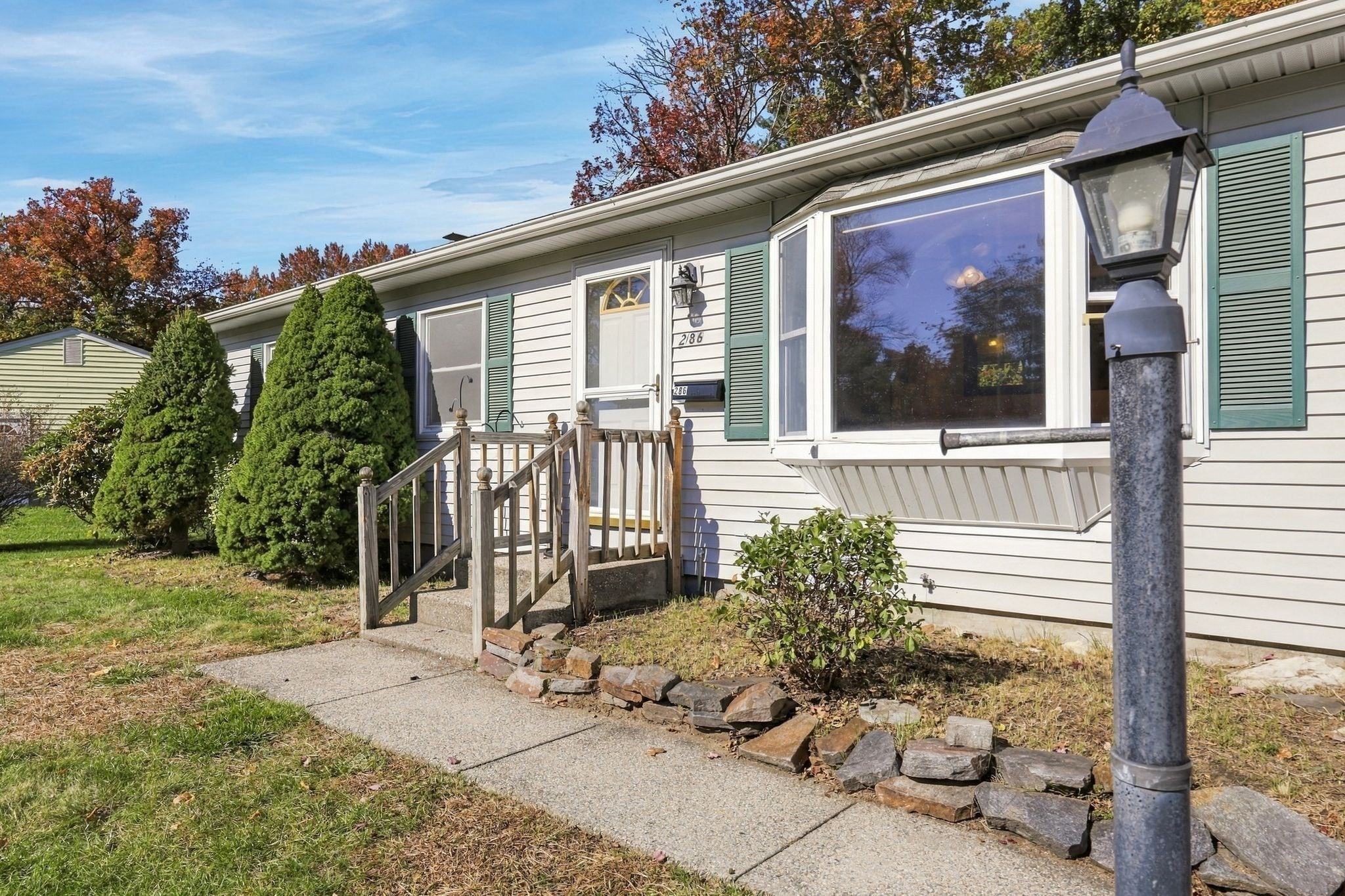286 Peekskill Ave Property Photo 3