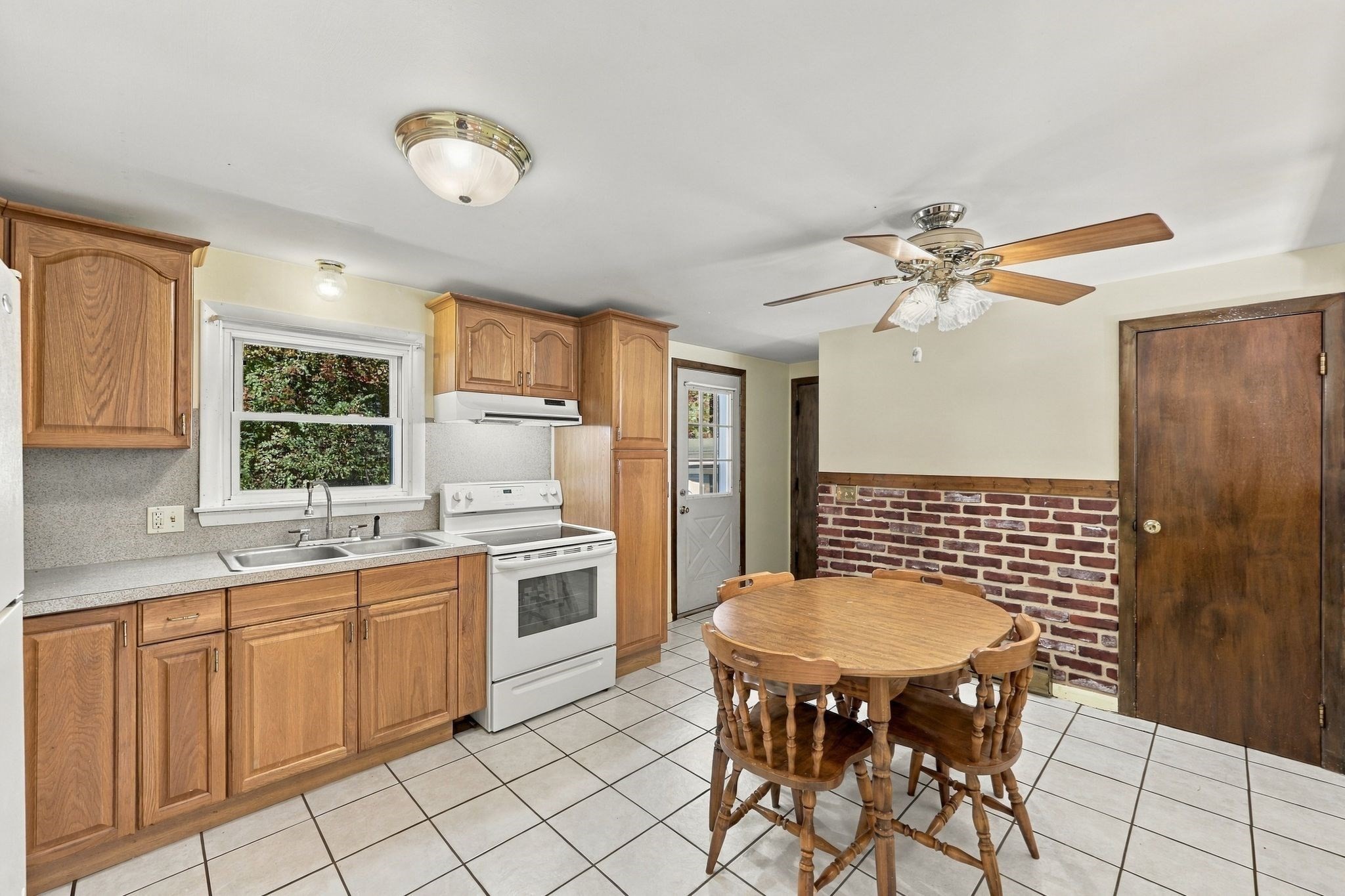 286 Peekskill Ave Property Photo 14