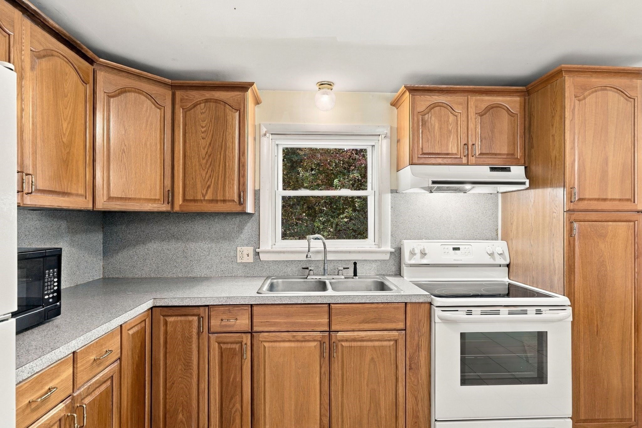 286 Peekskill Ave Property Photo 16
