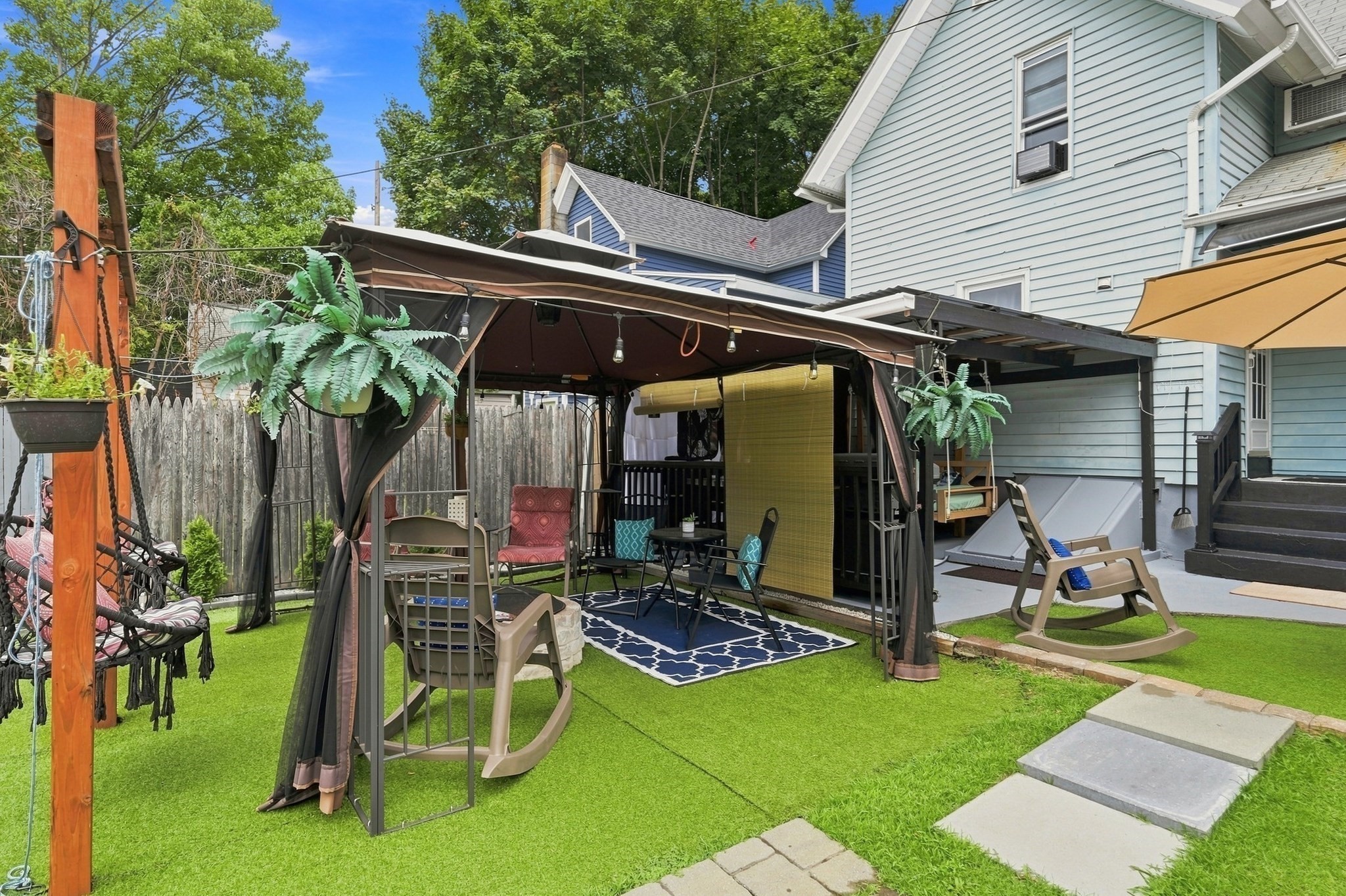 194 Massasoit St Property Photo 32