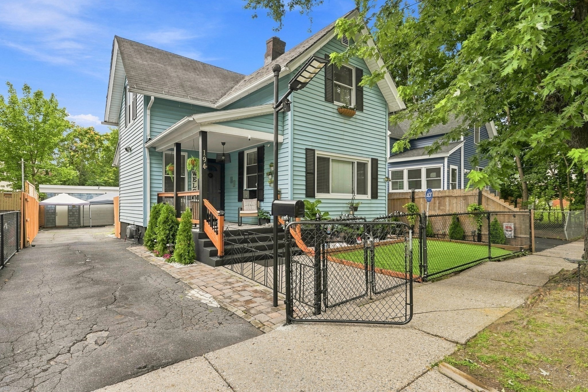 194 Massasoit St Property Photo 39
