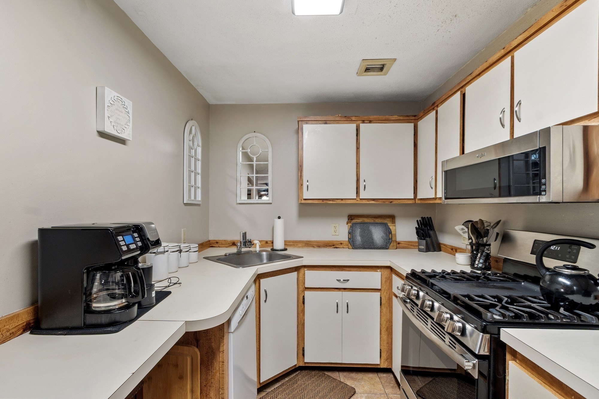 12 Village Ln # 45 Property Photo 10