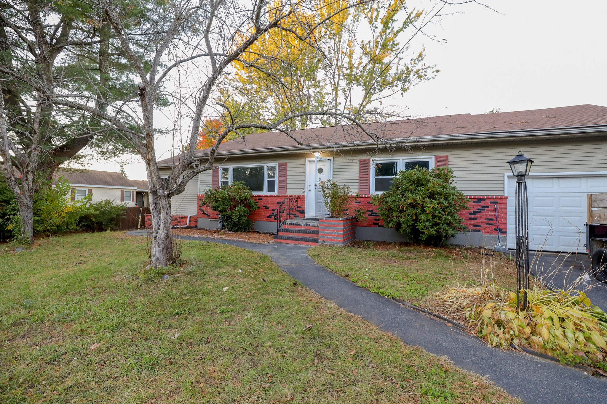 14 Janice Ave Property Photo 1