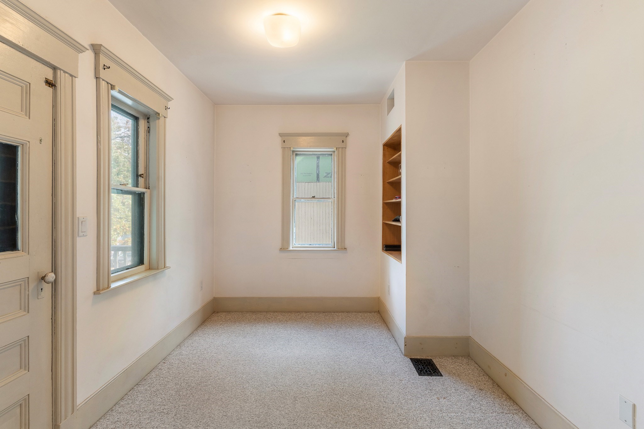 386-388 Huron Property Photo 9