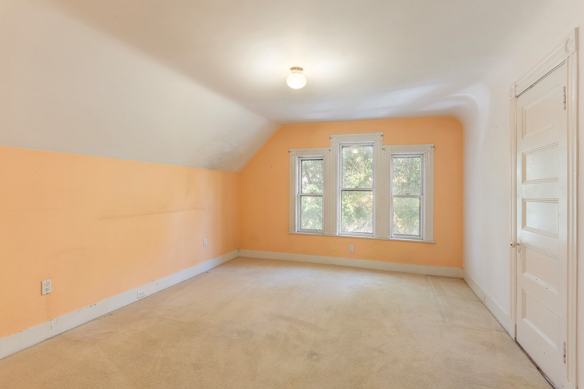 386-388 Huron Property Photo 16