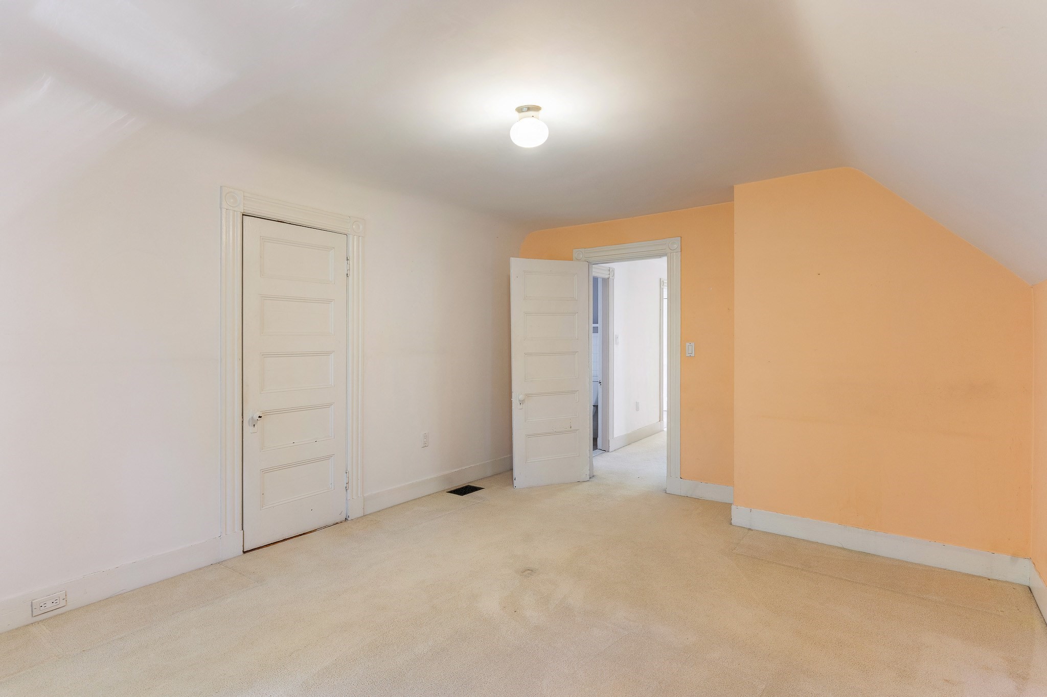 386-388 Huron Property Photo 17