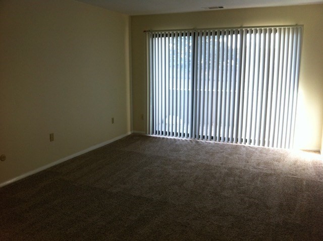 6 Shrewsbury Green Dr # G Property Photo 1