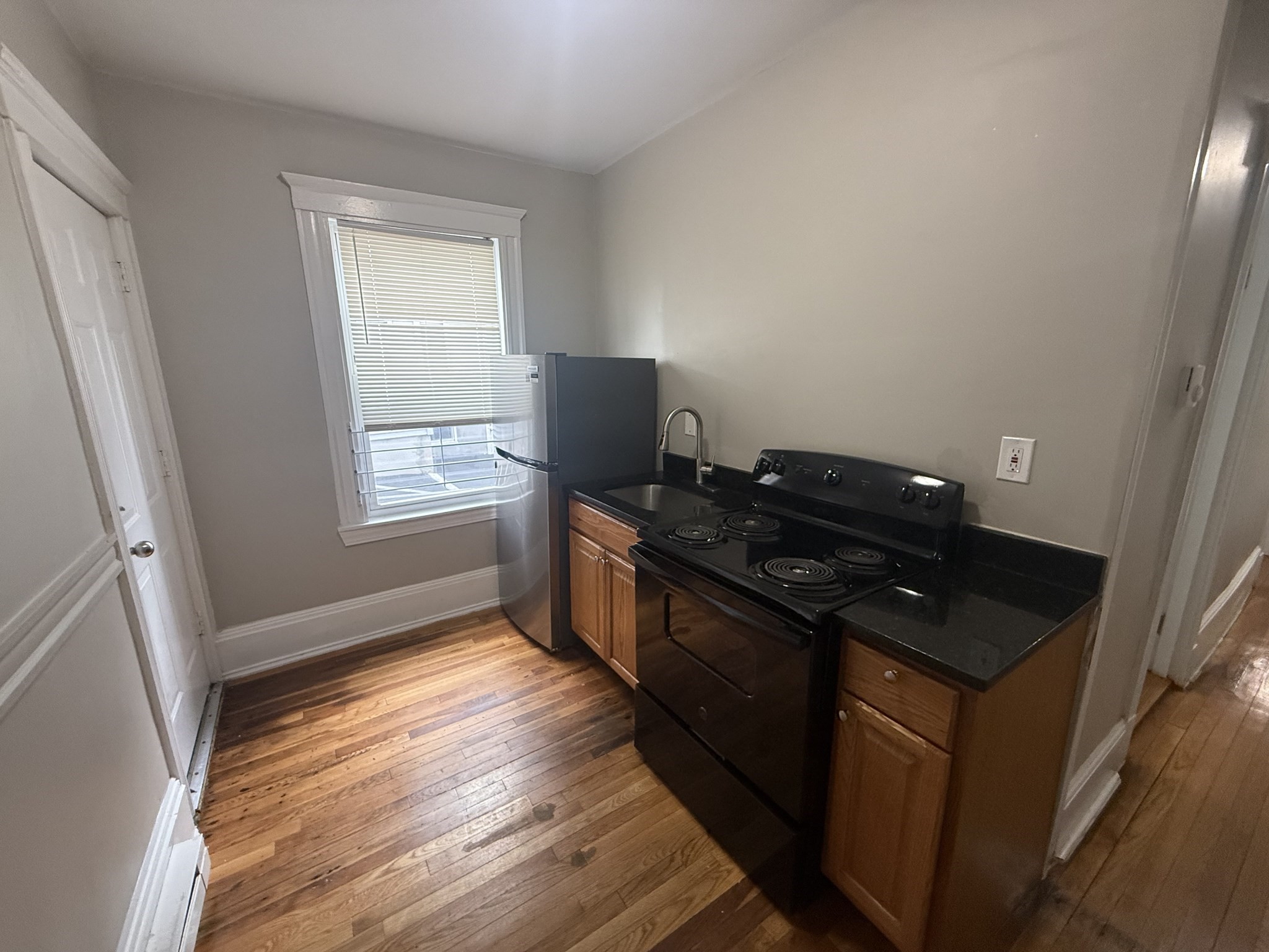 139 Lawton Ave # 2 Property Photo 9