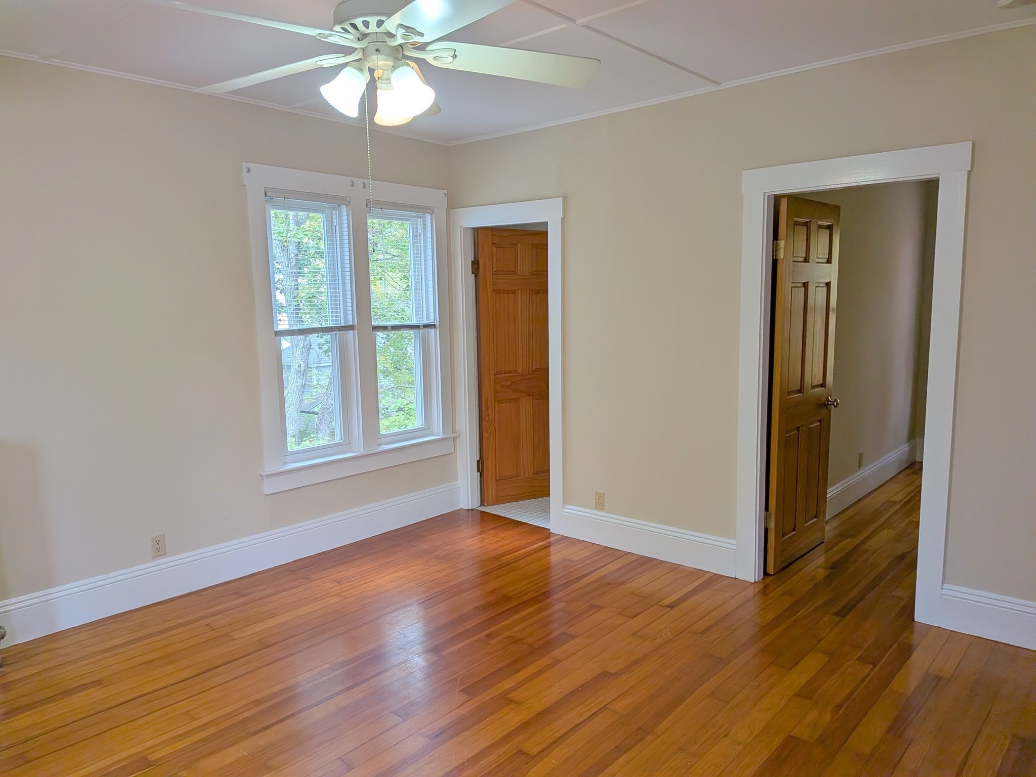 30 Hope St # B Property Photo 4