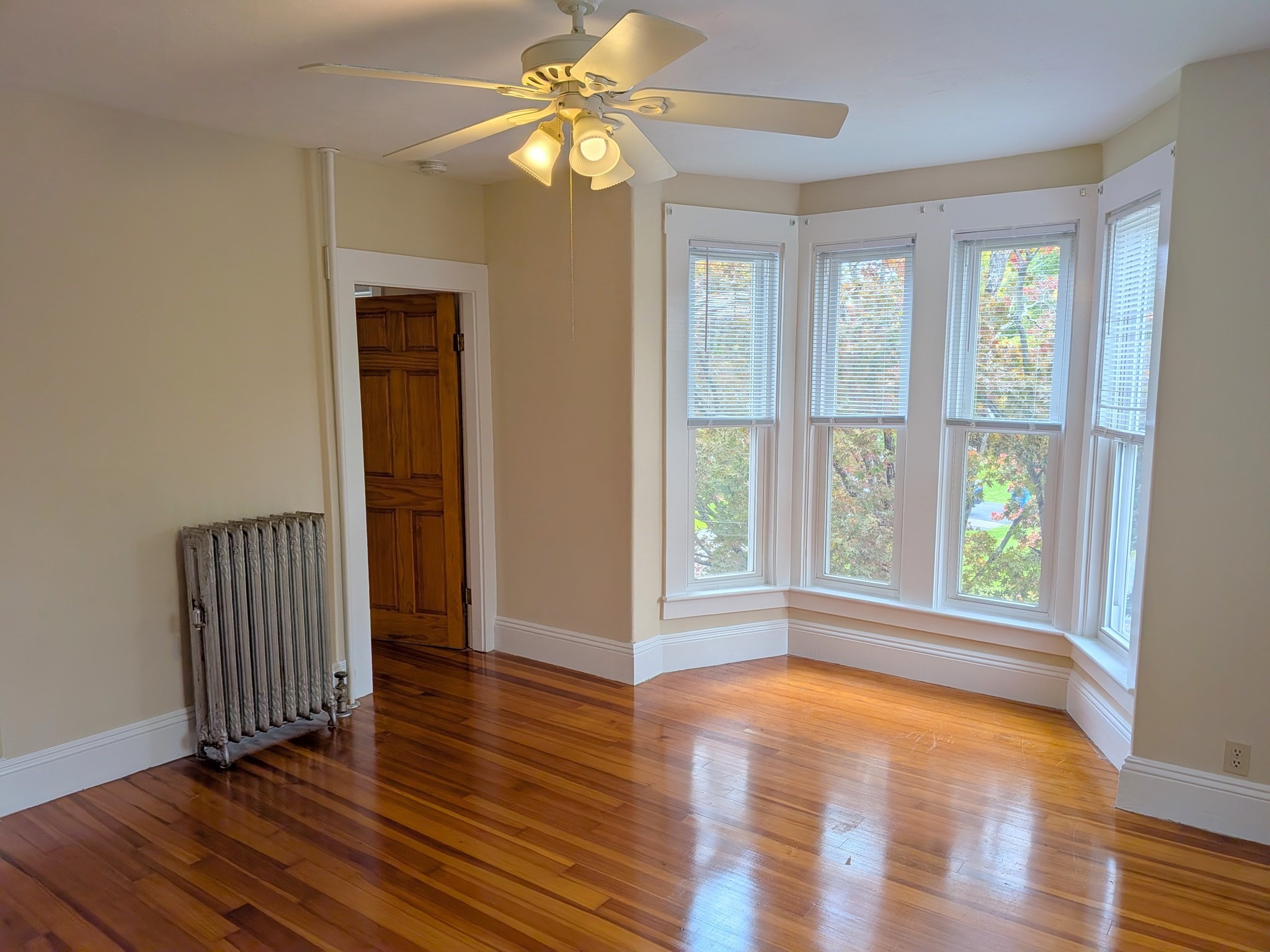 30 Hope St # B Property Photo 8