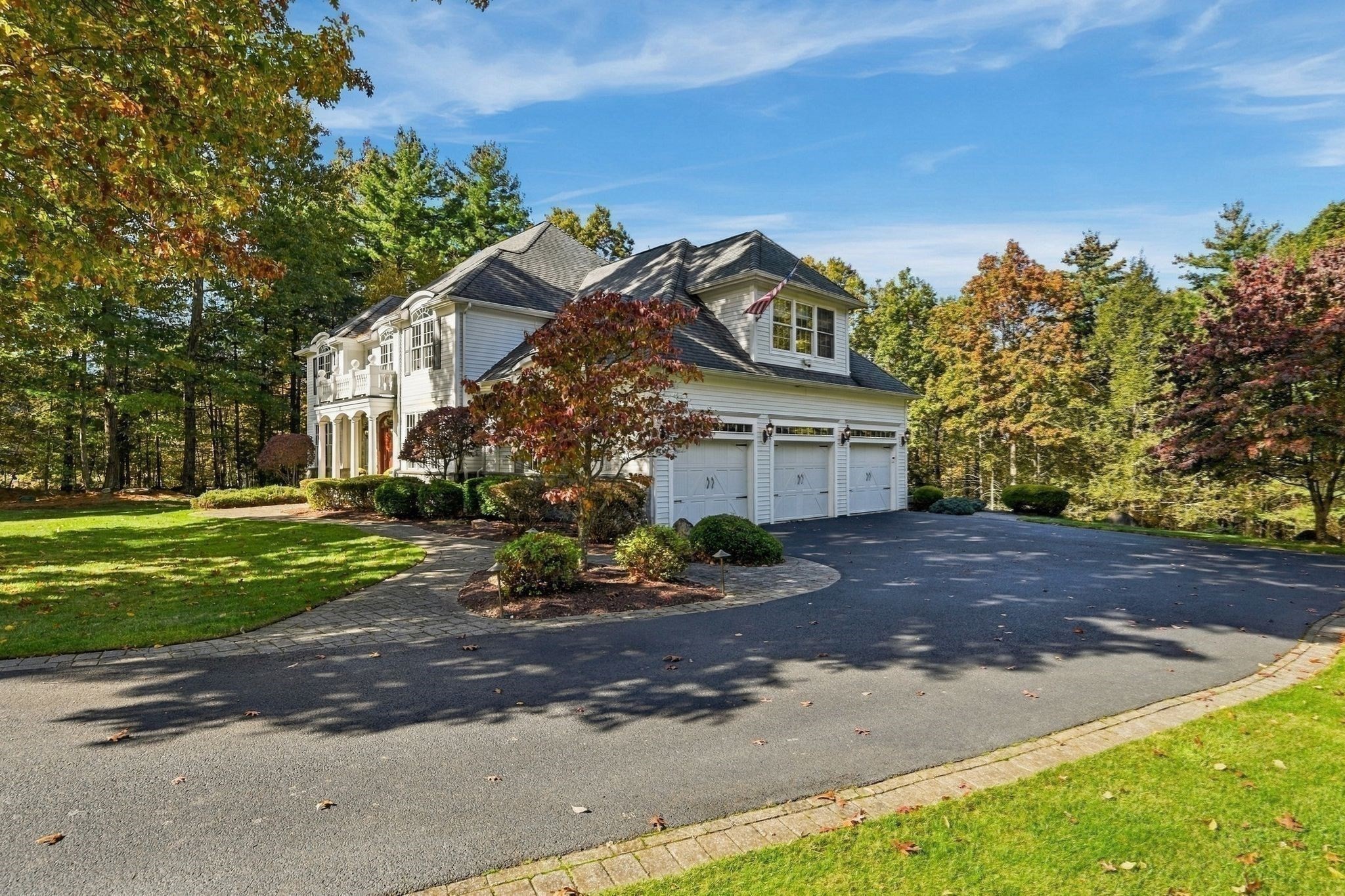 16 Falcon Heights Property Photo 4
