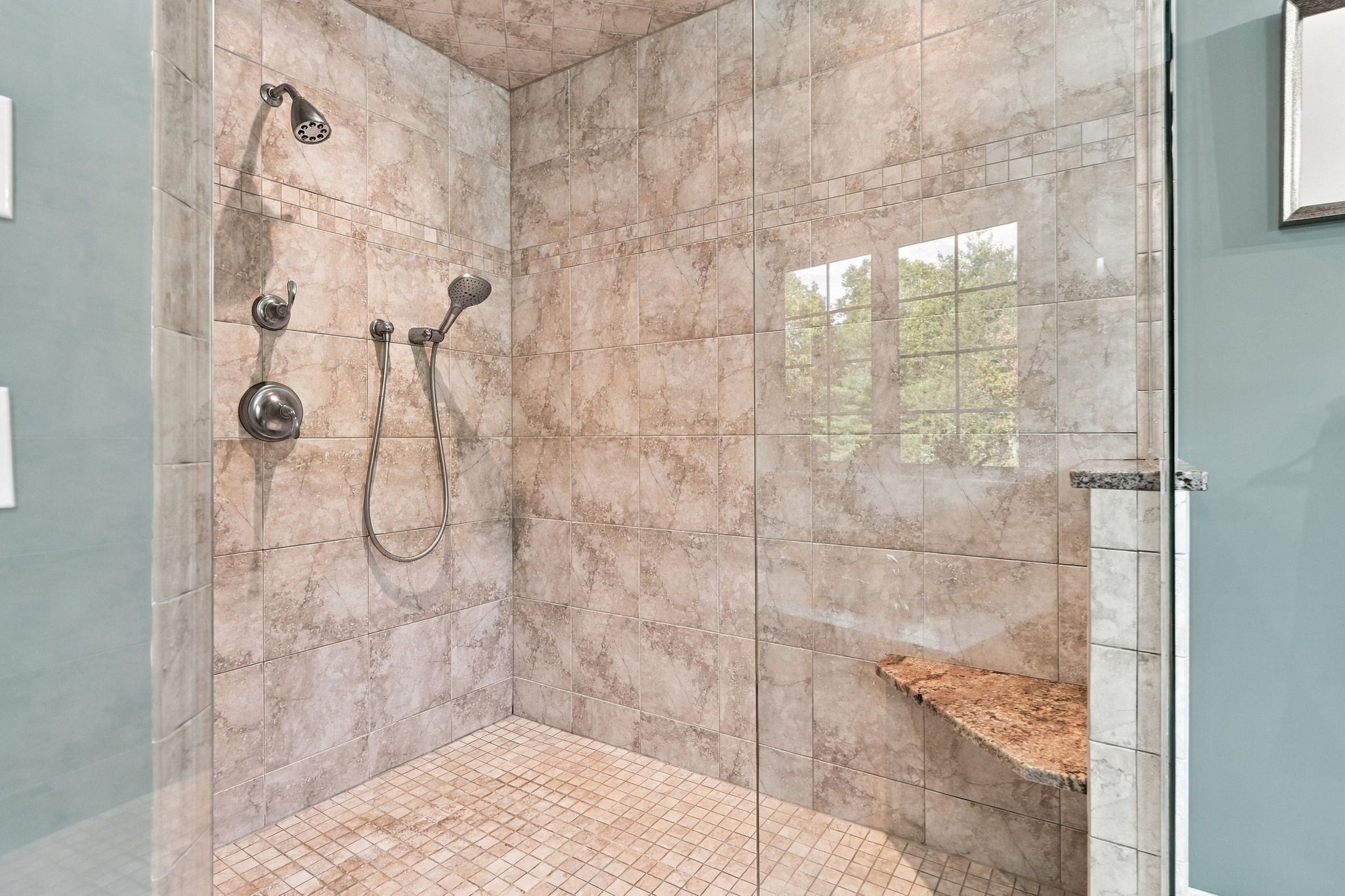 16 Falcon Heights Property Photo 22